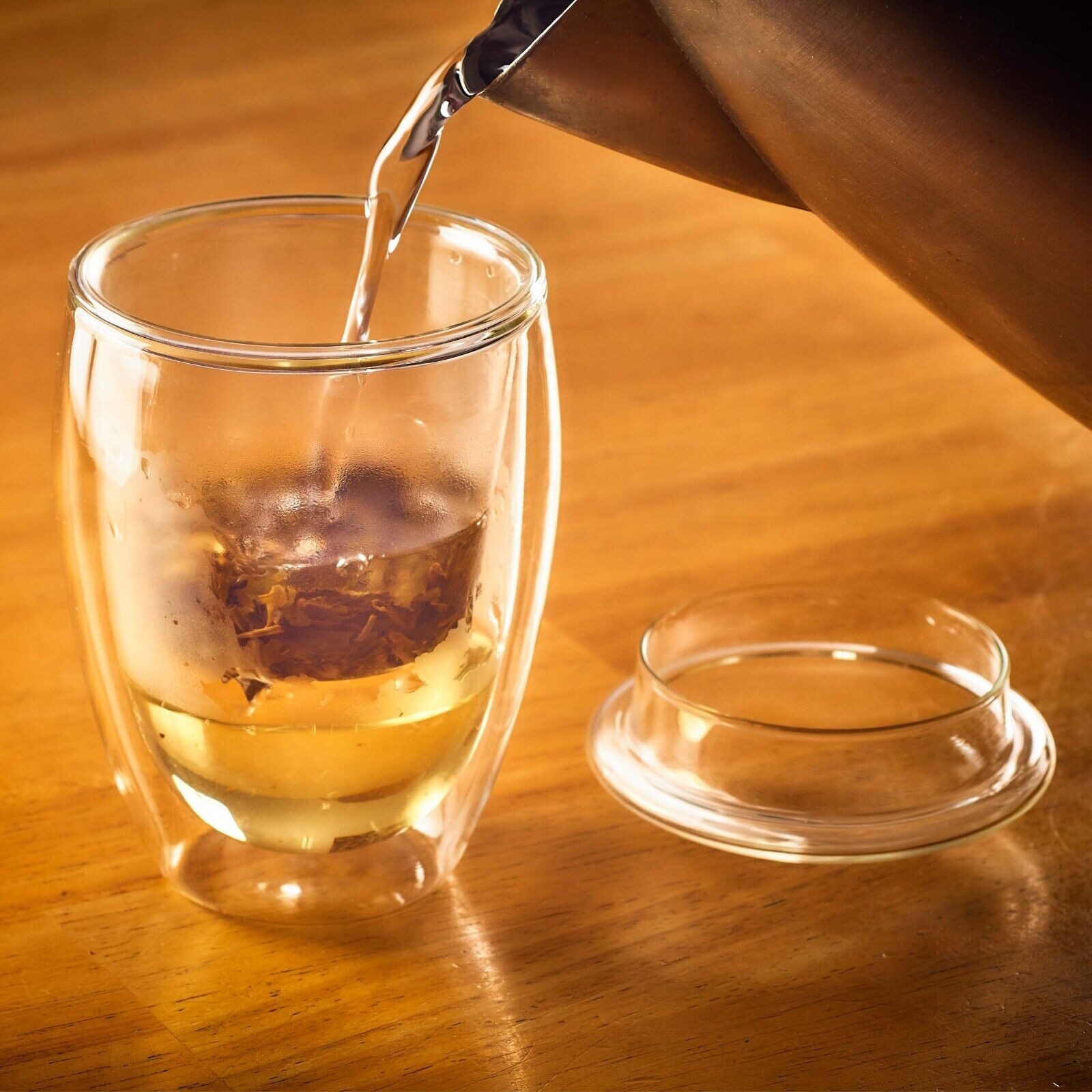 KVOTA Teekanne Tee-Set: 1L Kanne mit Edelstahlsieb und 2 doppelwandige Gläser 350 ml, 1 l, (1xTeekanne, 2x doppelwandige Gläser)