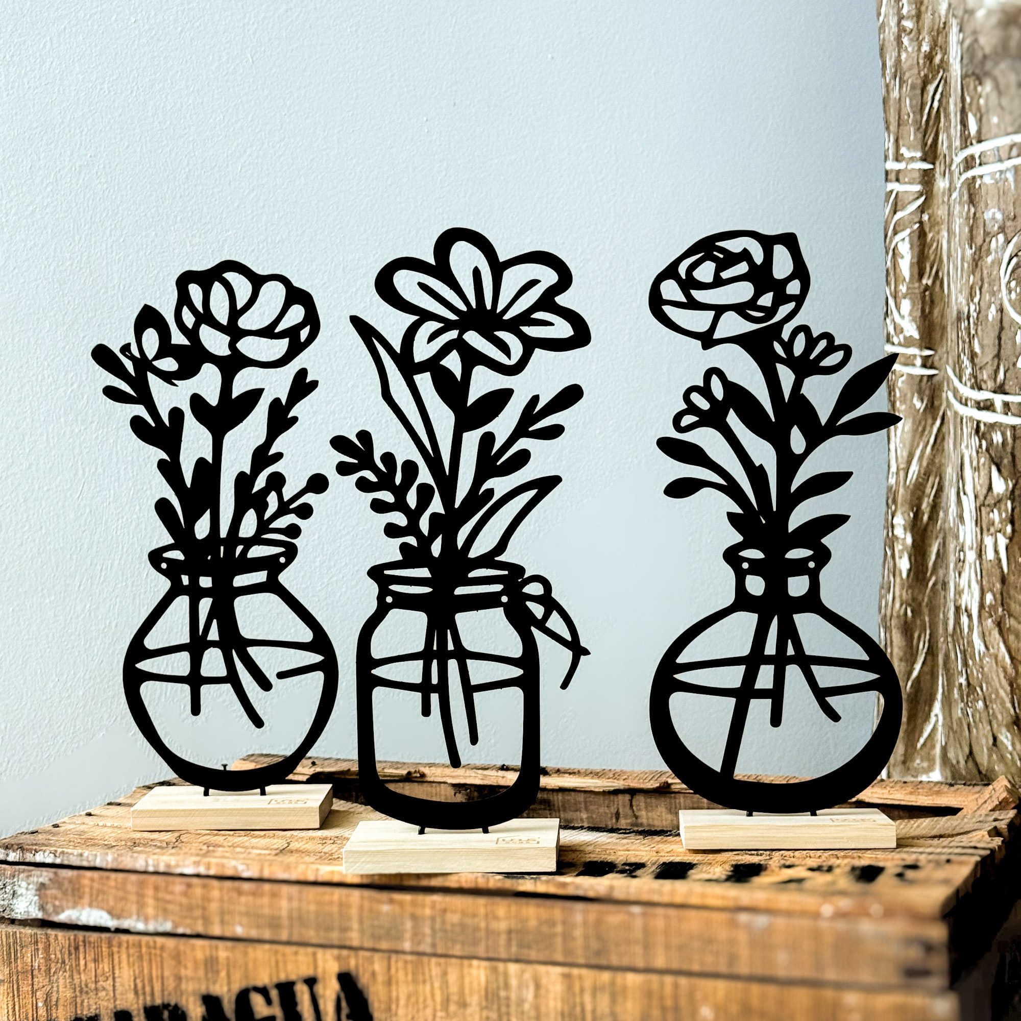 UNUS HOME Dekofigur Deko-Aufsteller 3er Set „Vase mit Blumen“ (3er Set, schwarz), Deko für Fensterbank, Tischdeko, Geschenkidee, Mitbringsel – Bild 5 von 5