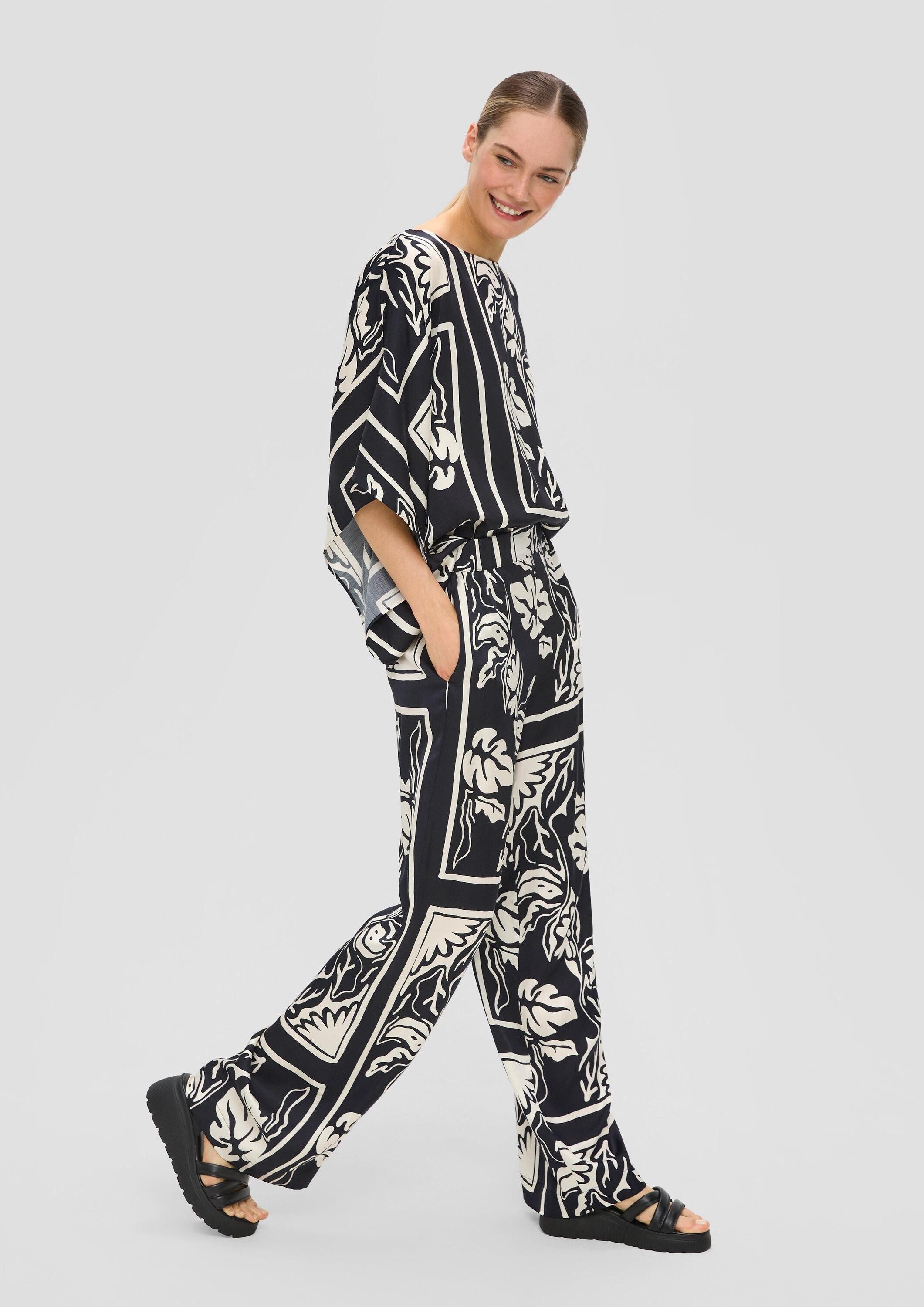s.Oliver Chinos Hose Gemusterte Satinhose mit Wide Leg und Elastikbund