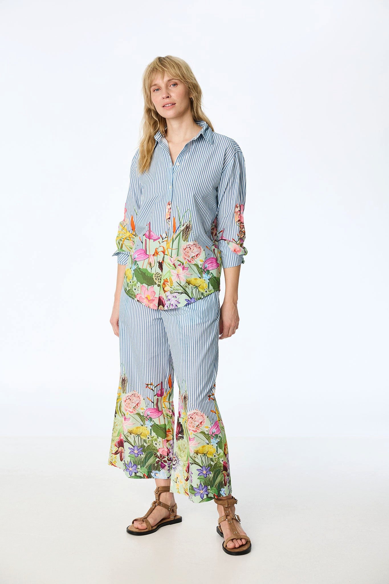 Himalaya Clothing Langarmbluse Gestreifte Bluse Damen aus Baumwolle mit exotischem floralem Muster Leichte Baumwollbluse mit klassischem Hemdkragen