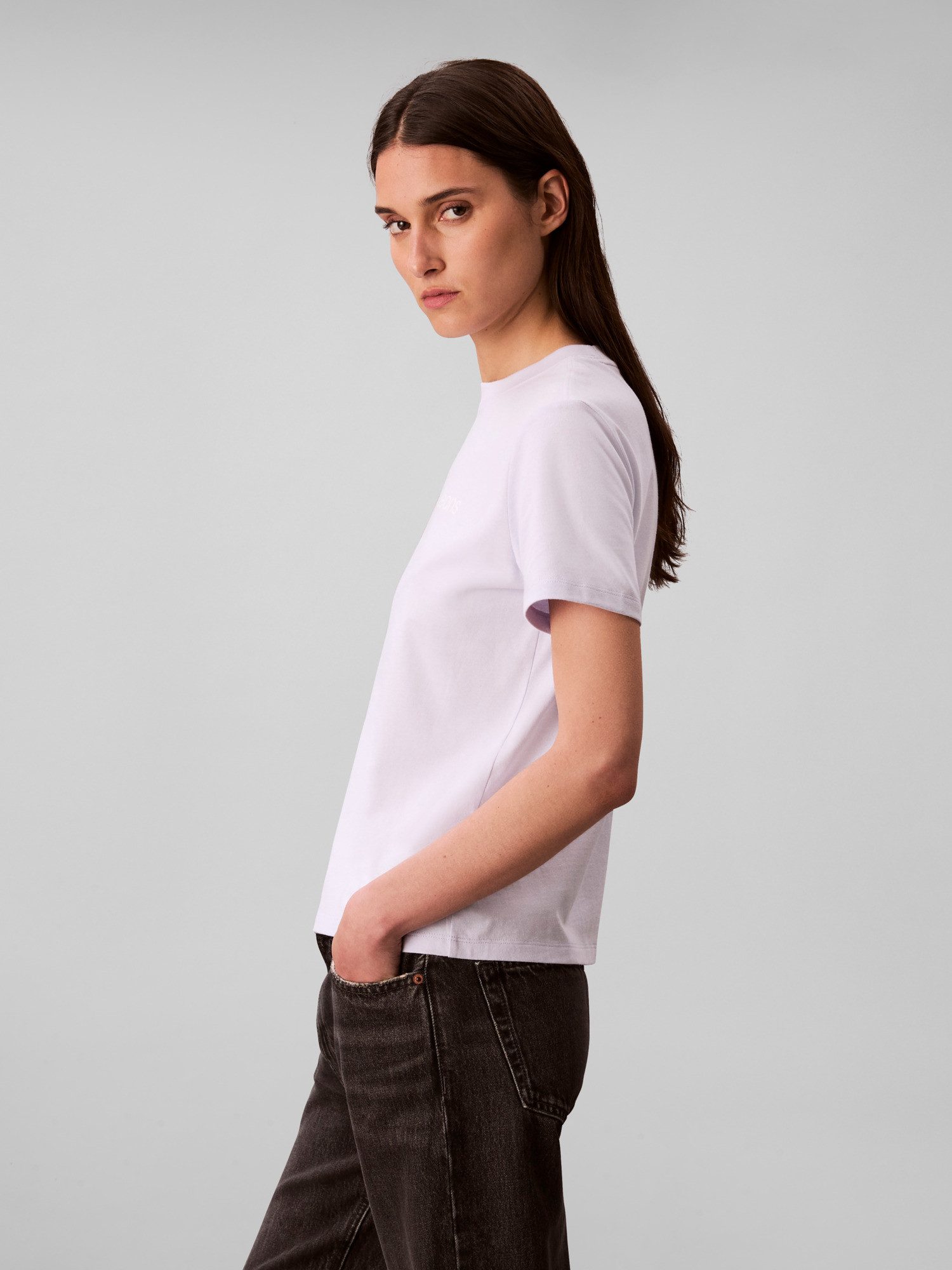 Calvin Klein Jeans T-Shirt mit Logoschriftzug – Bild 4 von 5