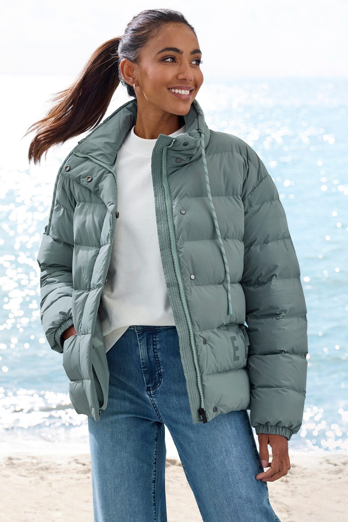 Elbsand Steppjacke mit großem Letter-Print