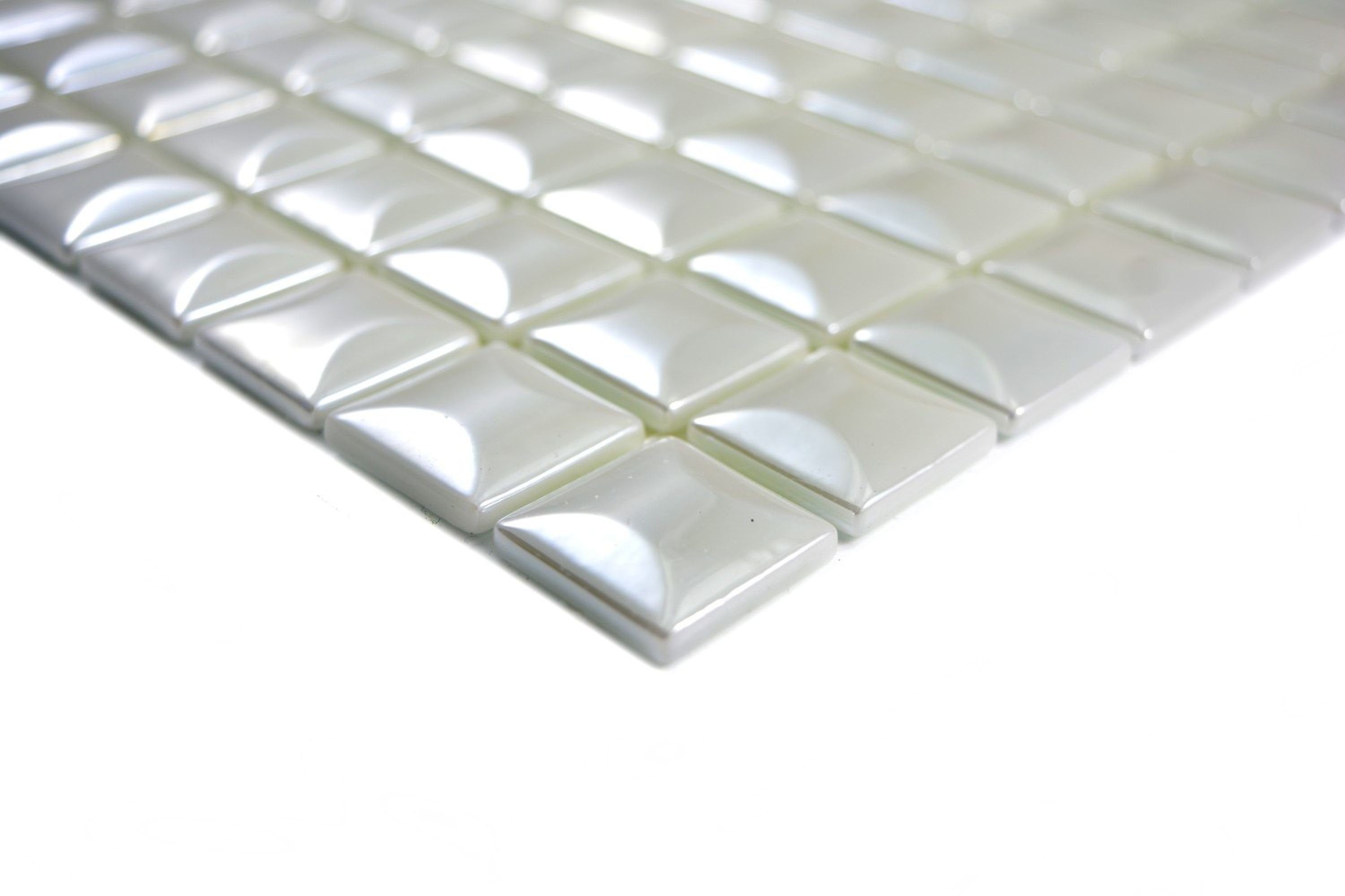 Mosani Mosaikfliesen Glasmosaik Nachhaltiger Wandbelag Fliese Recycling metallic weiss