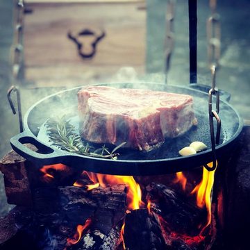 BBQ-Toro Holzkohlegrill Dutch Oven Kit in Holzkiste, 6-tlg. Gusseisen Kochset, Grillzubehör