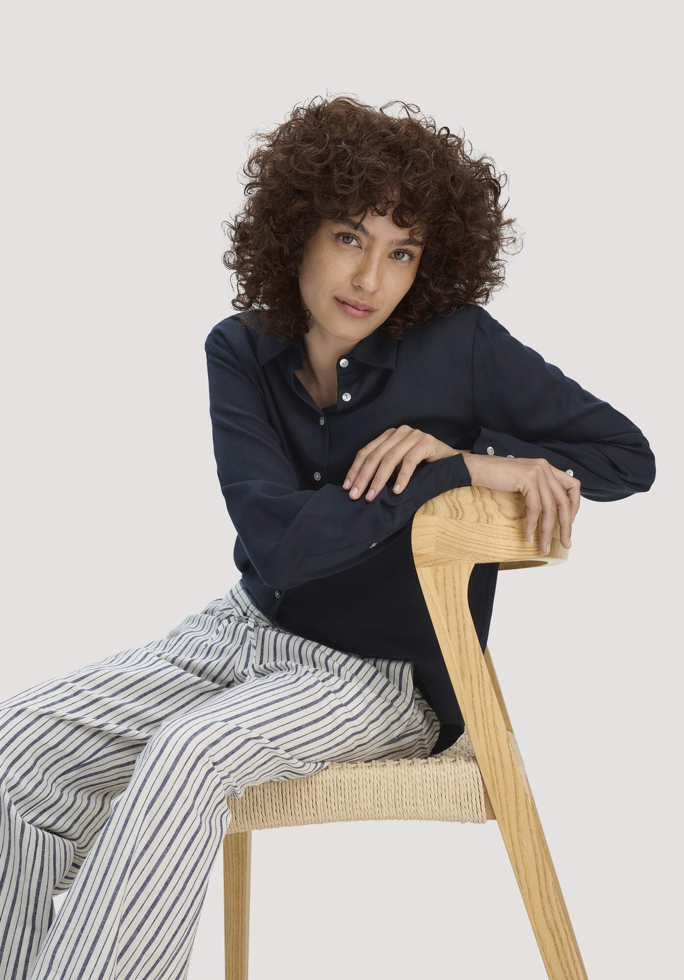 Hessnatur Klassische Bluse Relaxed aus TENCEL™ Lyocell (1-tlg)