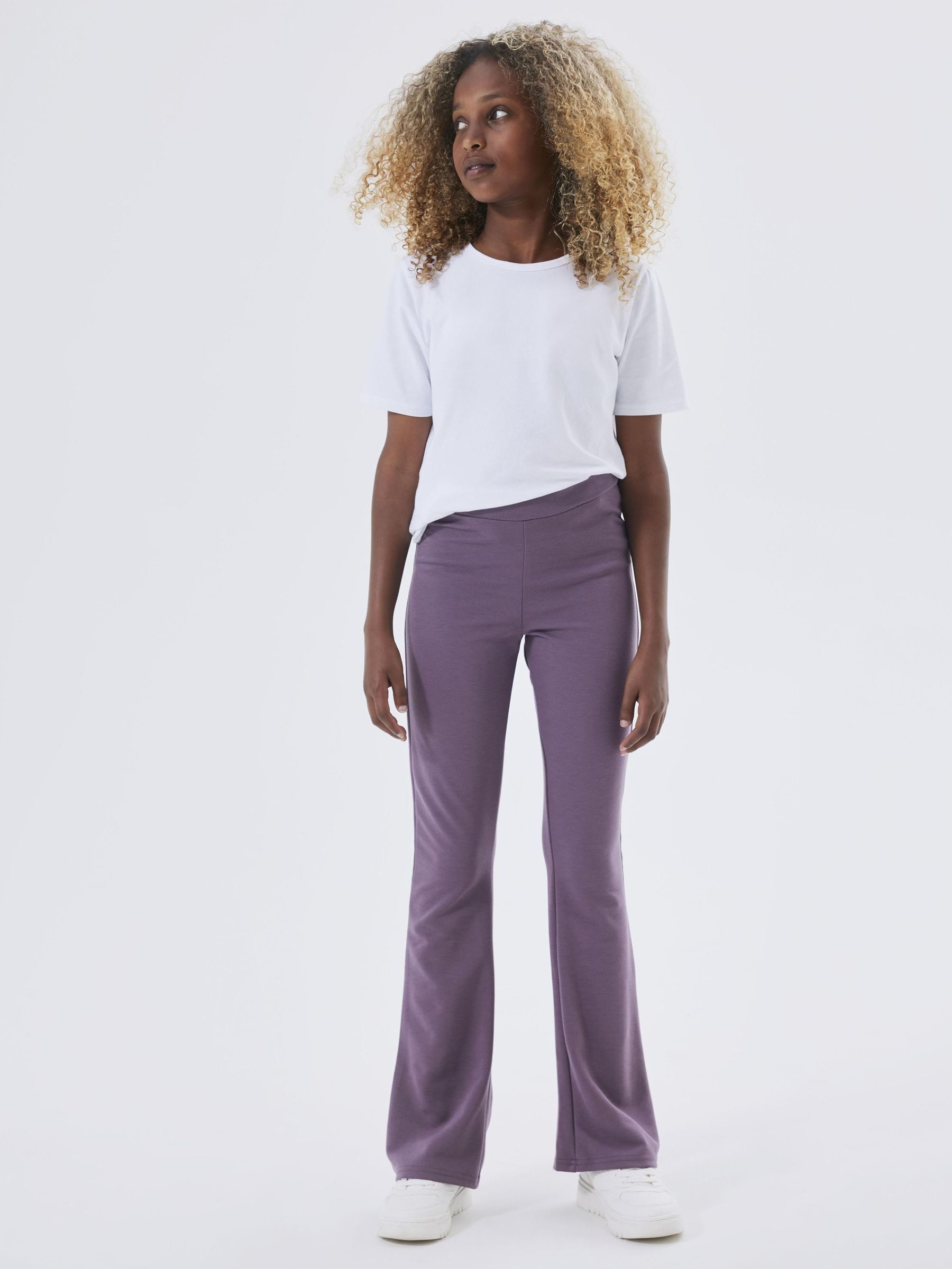 Name It Jerseyhose NKFFRIKKALI für Mädchen mit ausgestelltem Bein und Viskose unifarben, casual, ausgestellt, Viskosemix, ohne Kragen – Bild 2 von 5
