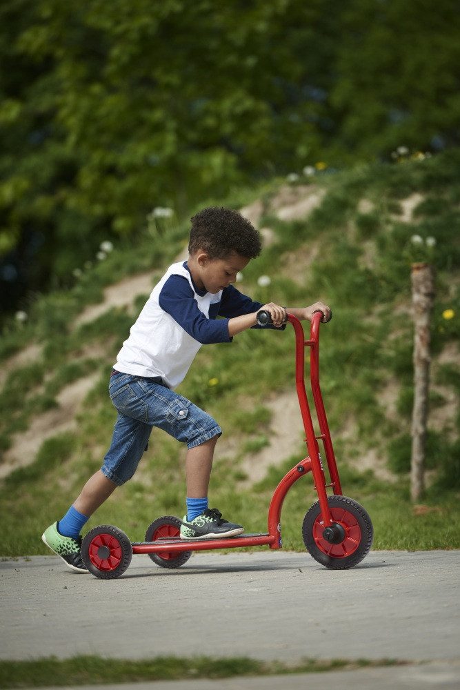 Winther Cityroller Safety Roller – Stabiler Roller für Kinder mit V-förmiger Trittfläche