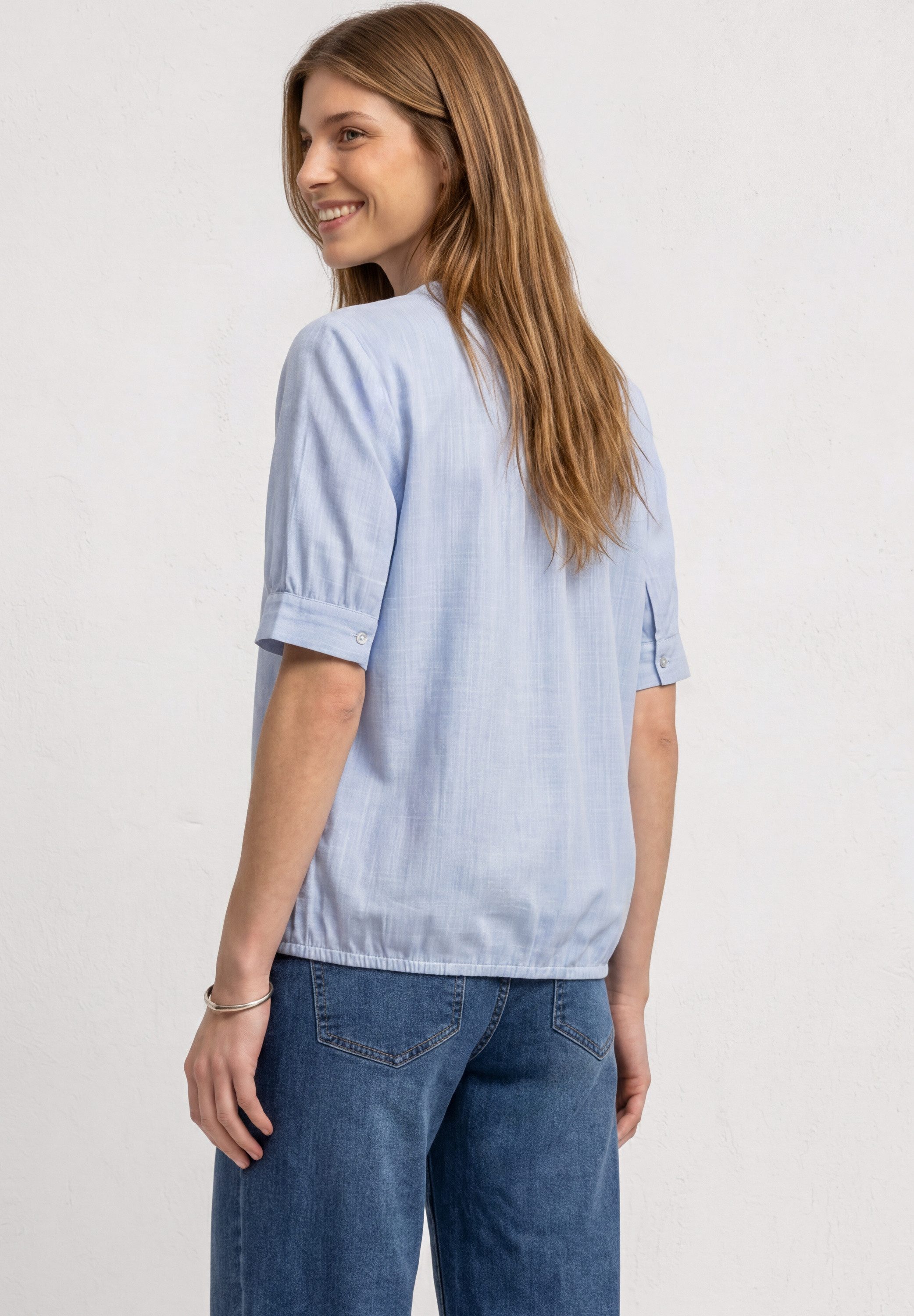 STREET ONE Kurzarmbluse Chambray Bluse mit Splitneck und Elastiksaum