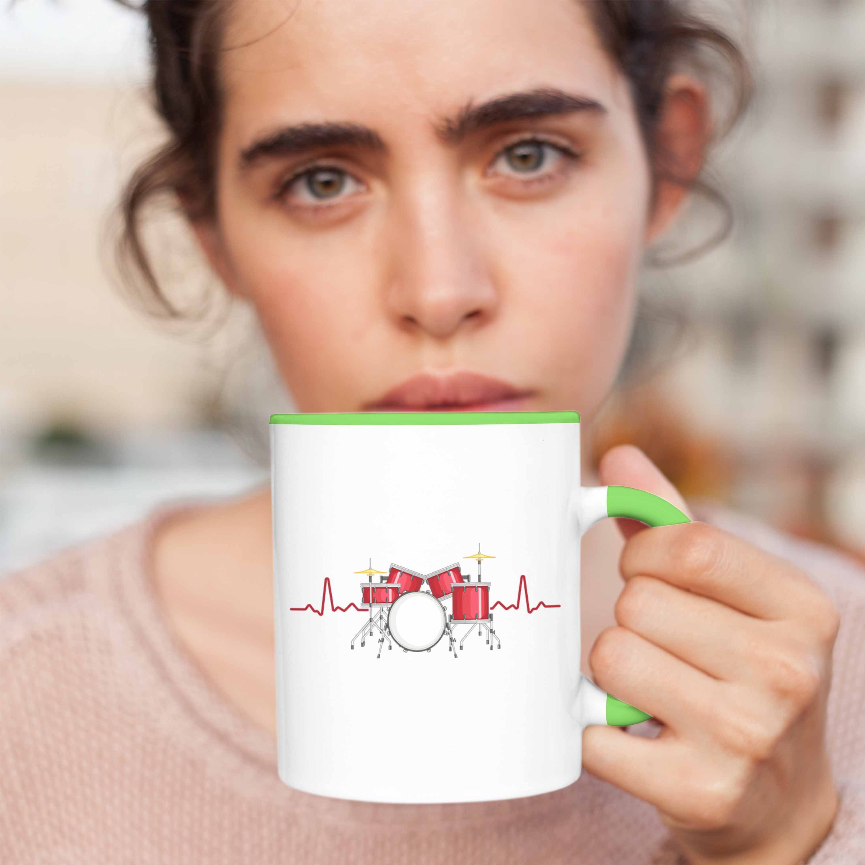 Trendation Tasse Grün Weihnachten Geschenk Geschenkidee Männer Schlagzeug-Spieler - Tasse Kinder Geburtstag Herzschlag Trendation