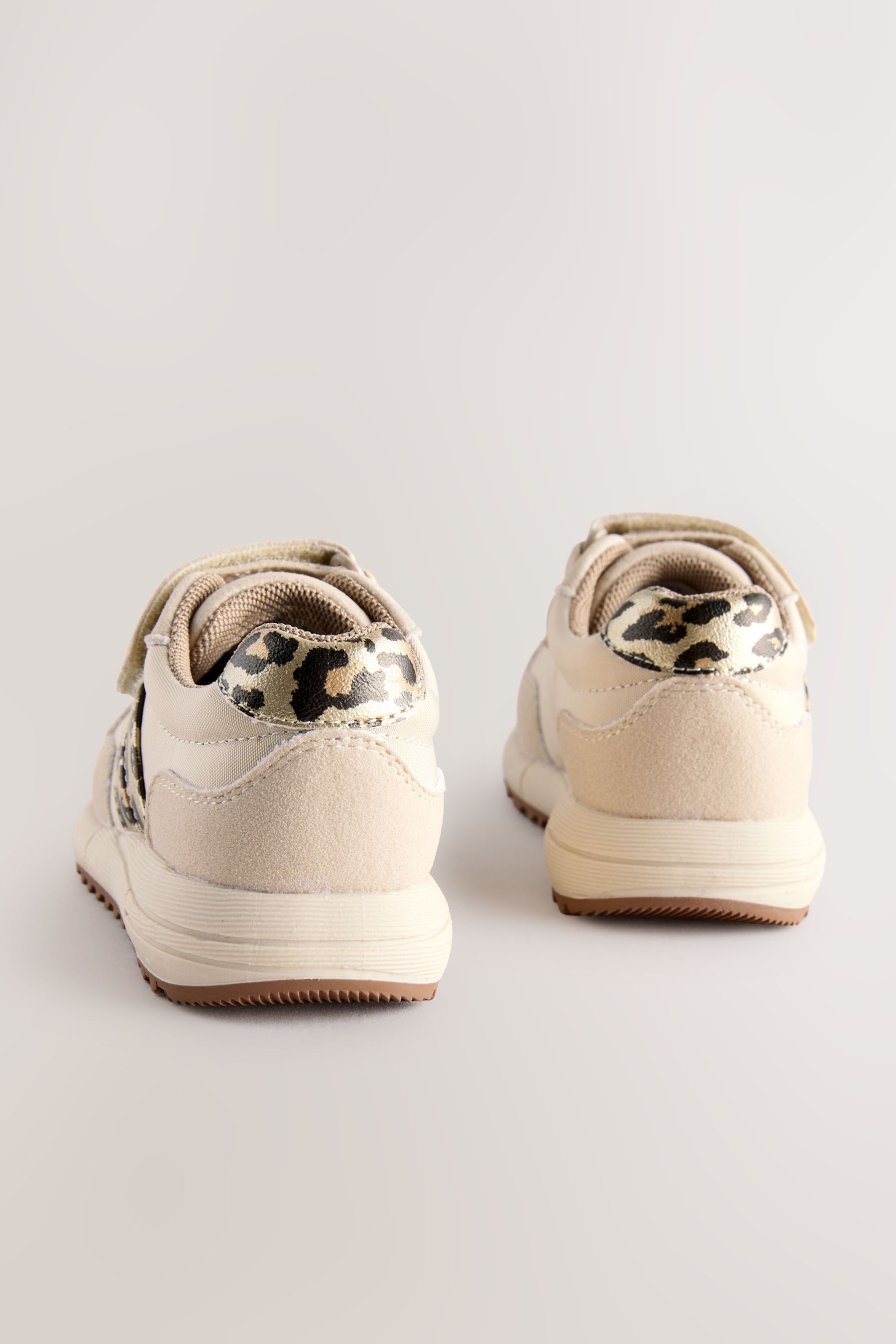 Next Sneaker mit Klettverschluss und Elastikschnürung Sneaker (1-tlg)