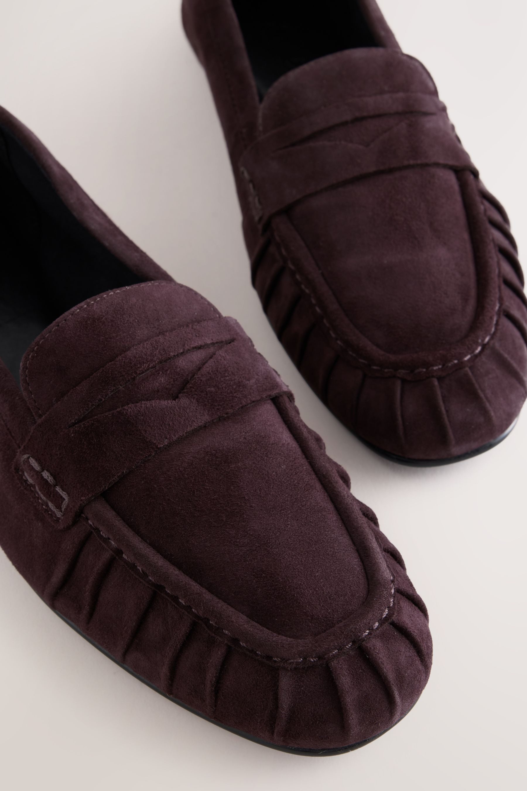 Next Forever Comfort gerafffte Loafer aus Veloursleder Loafer – Bild 5 von 5