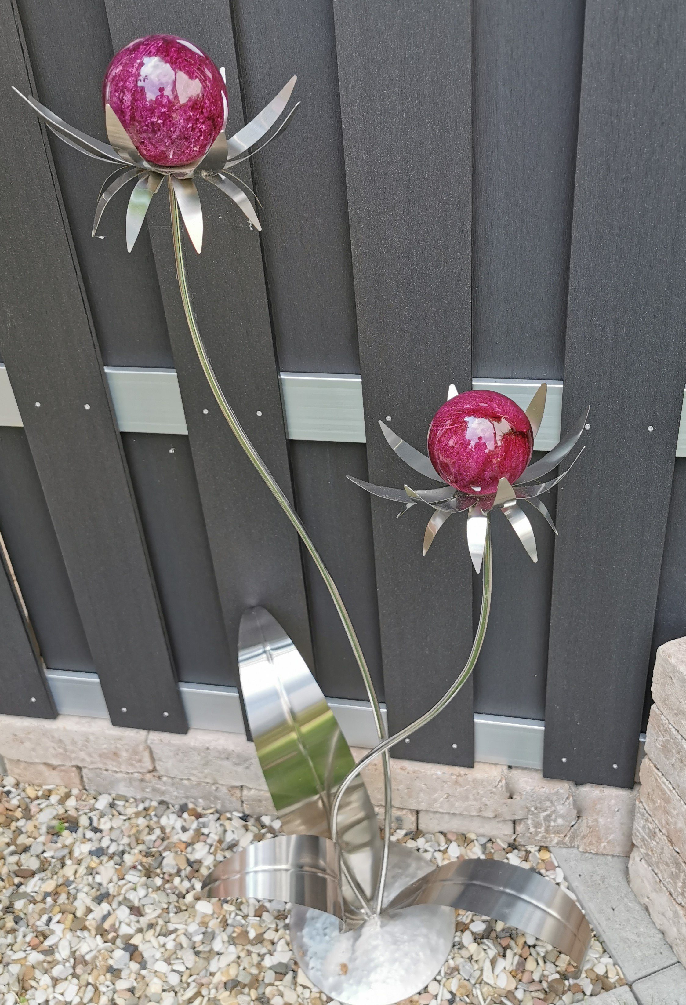 Jürgen Bocker Garten-Ambiente Gartenstecker Skulptur Blume Milano Edelstahl 120 cm Kugel Edelstahl violett lila mit Standfuß Gartendeko