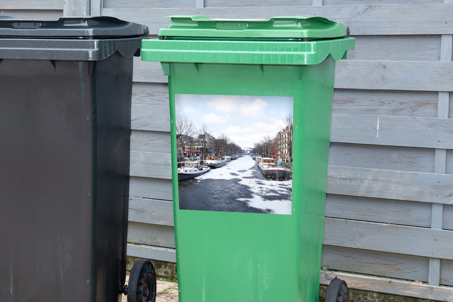 Die Wandsticker Amsterdam Brouwersgracht Winter in Mülleimer-aufkleber, St), Mülltonne, im (1 MuchoWow Container, Abfalbehälter Sticker,