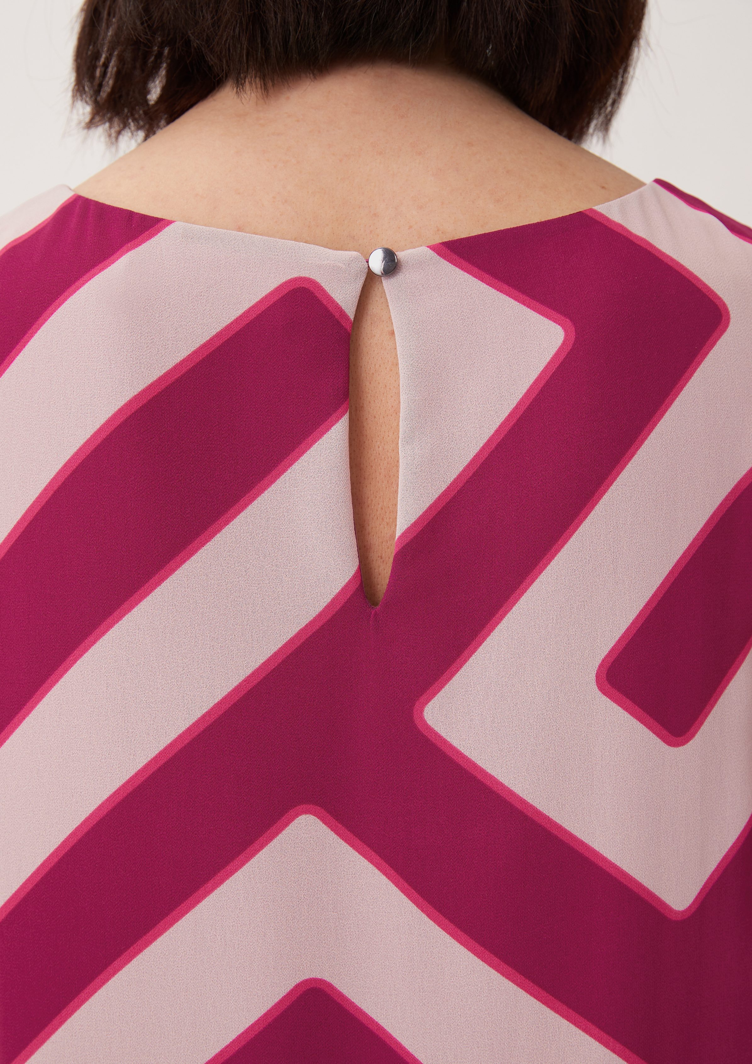 Comma Minikleid Kleid mit fuchsia Volants Volants