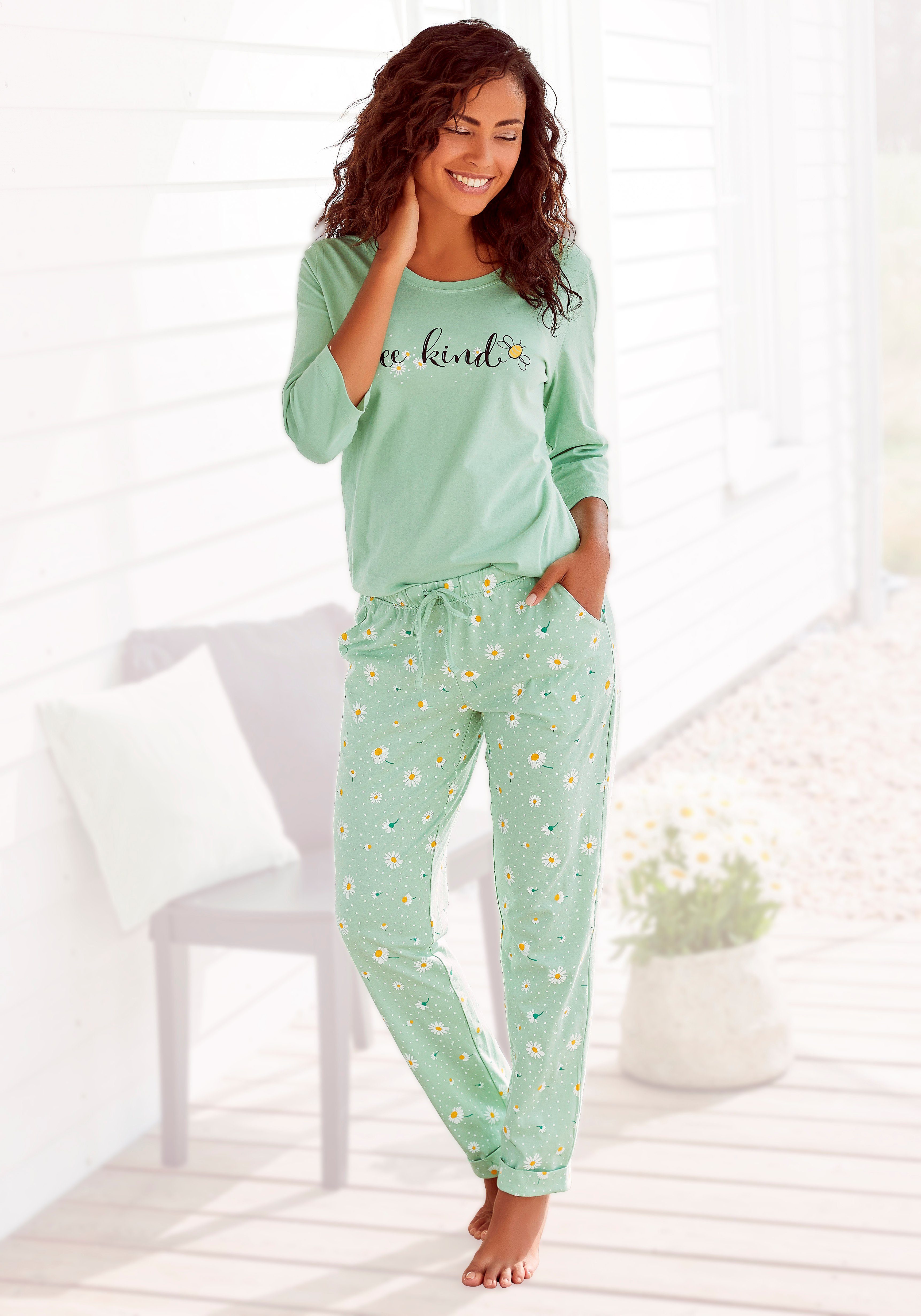 Vivance Dreams Pyjama (2 tlg., 1 Stück) mit Gänseblümchen-Druck jade-gemustert