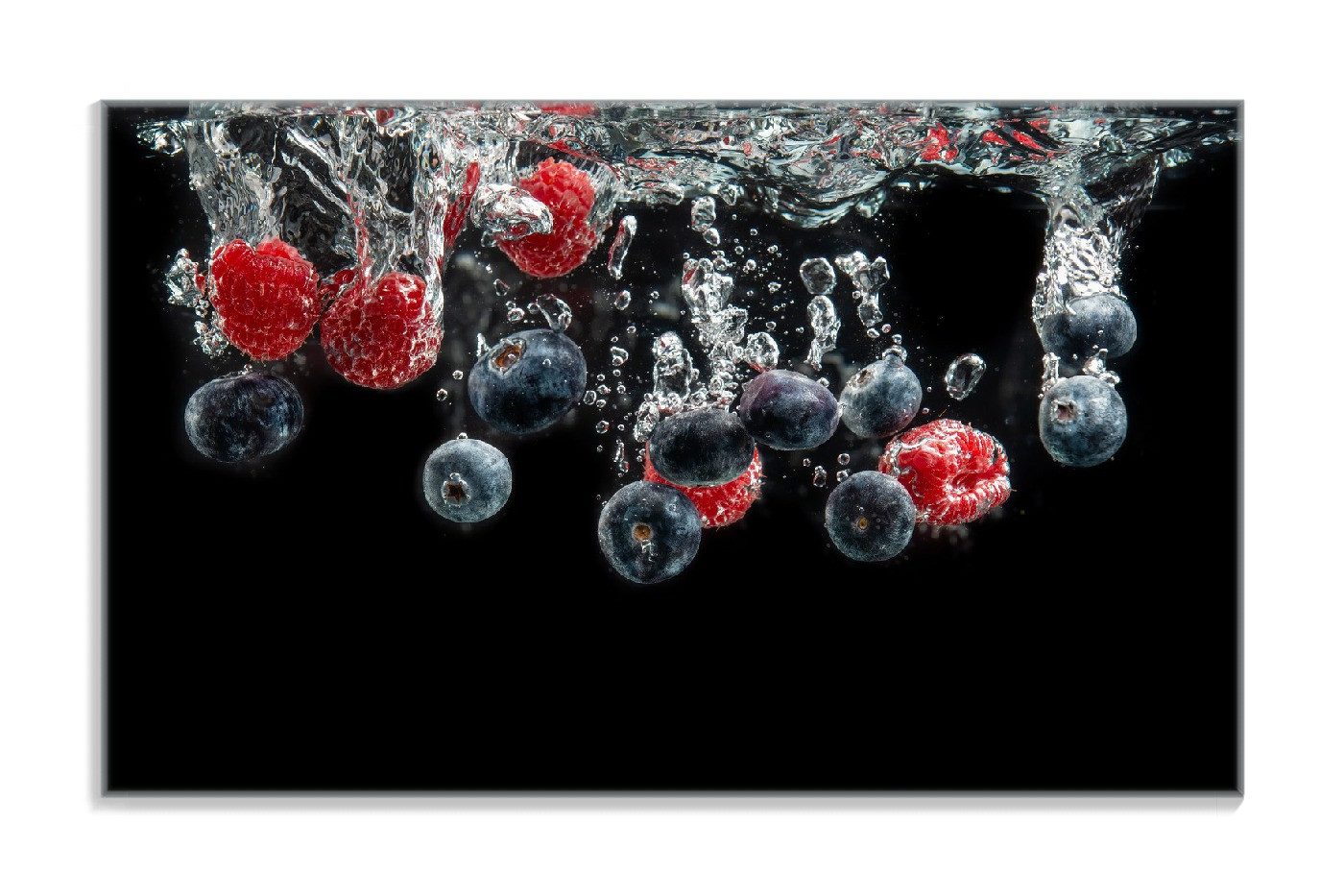 Wallario Frühstücksbrett Waldfrüchte im Wasser, ESG-Sicherheitsglas, (inkl. rutschfester Gummifüße 4mm, 1-St), 14x23cm
