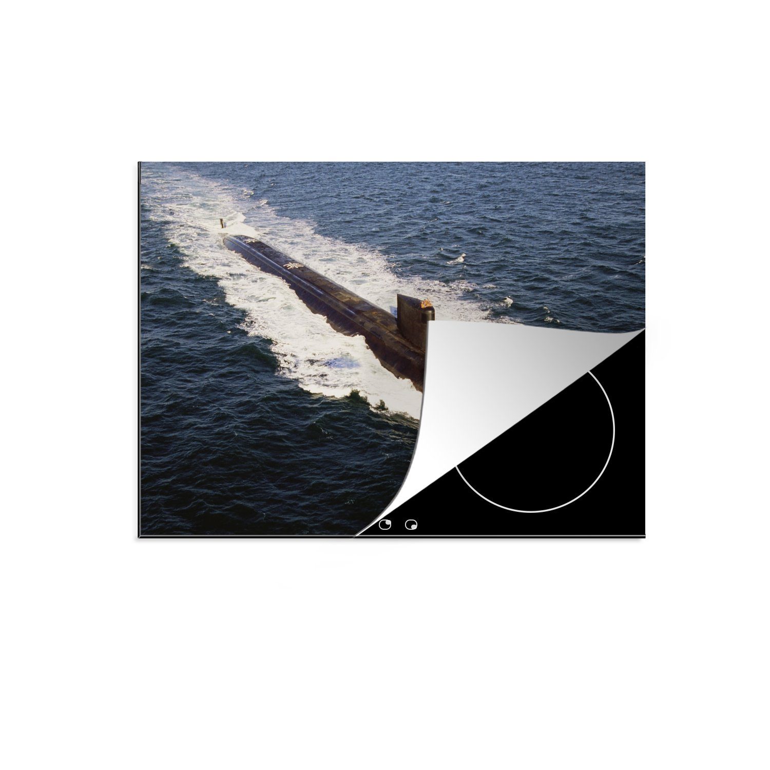 MuchoWow Herdblende-/Abdeckplatte Ein U-Boot geht unter Wasser, Vinyl, (1 tlg), 70x52 cm, Mobile Arbeitsfläche nutzbar, Ceranfeldabdeckung