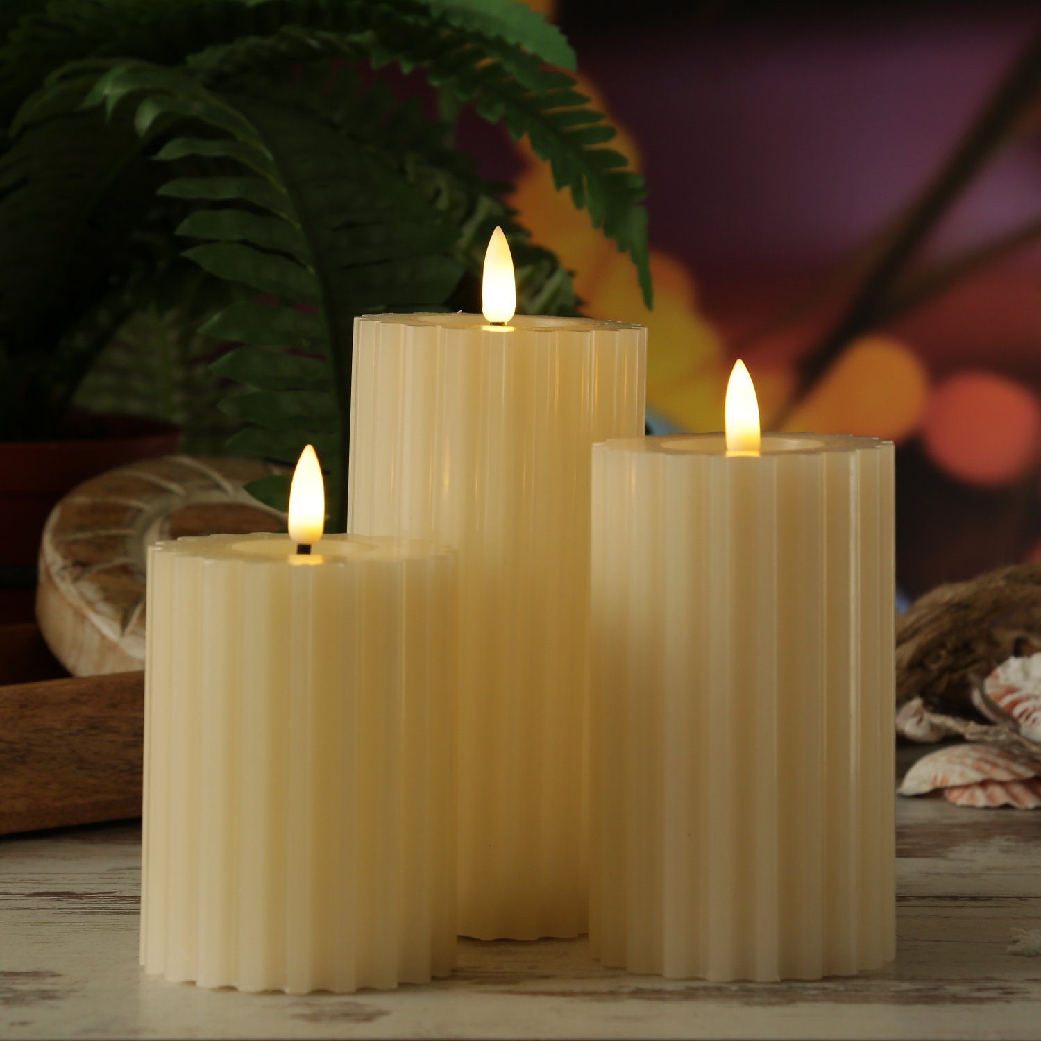 MARELIDA LED-Kerze Liv Echtwachs gerillt mit Rillen flackernd H: 14,5cm Timer creme, LED Classic, warmweiß (2100K bis 3000K)
