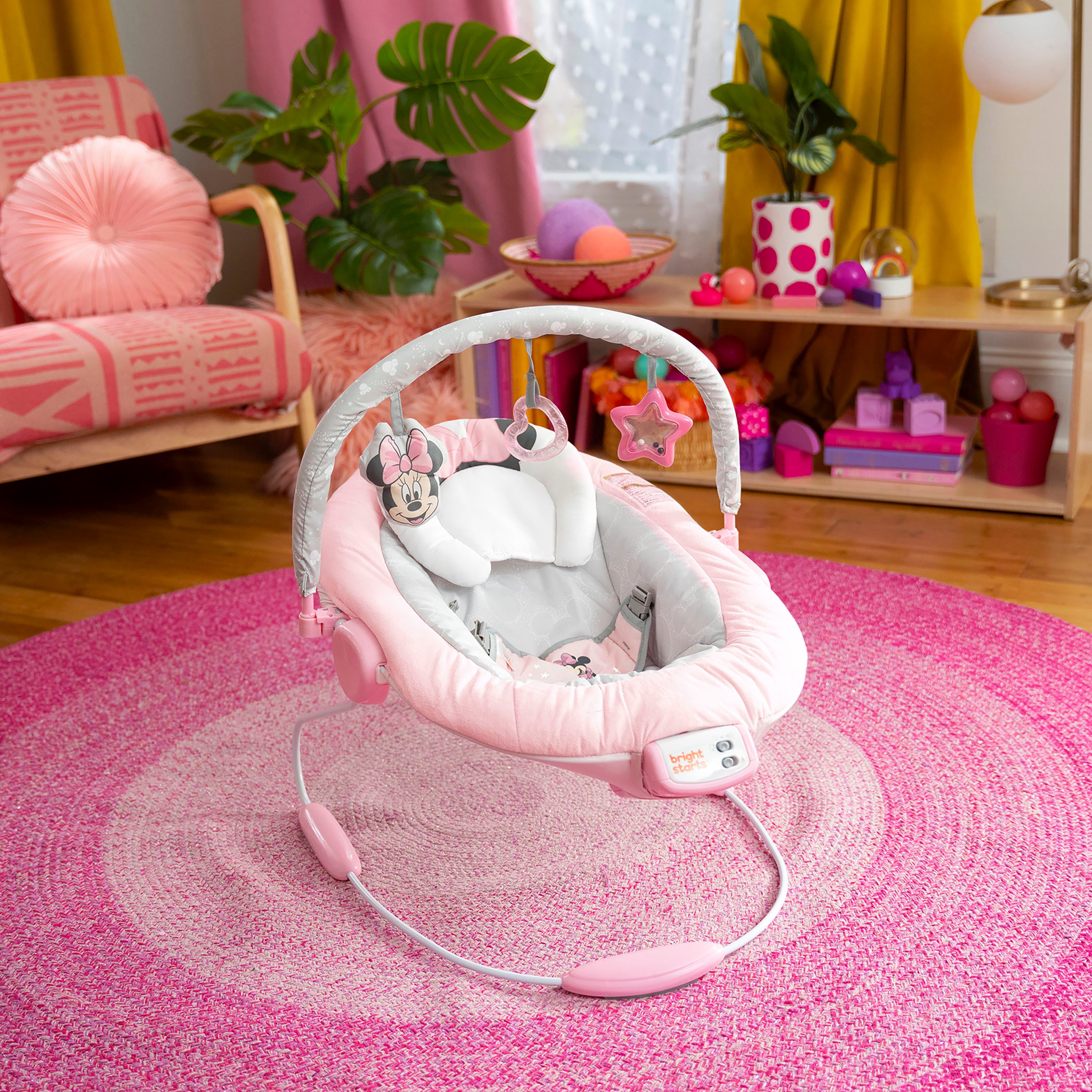 Bright Starts Babywippe Minnie Mouse Rosy Skies ™ Comfy Bouncer, mit Sound-Effekt – Bild 2 von 5