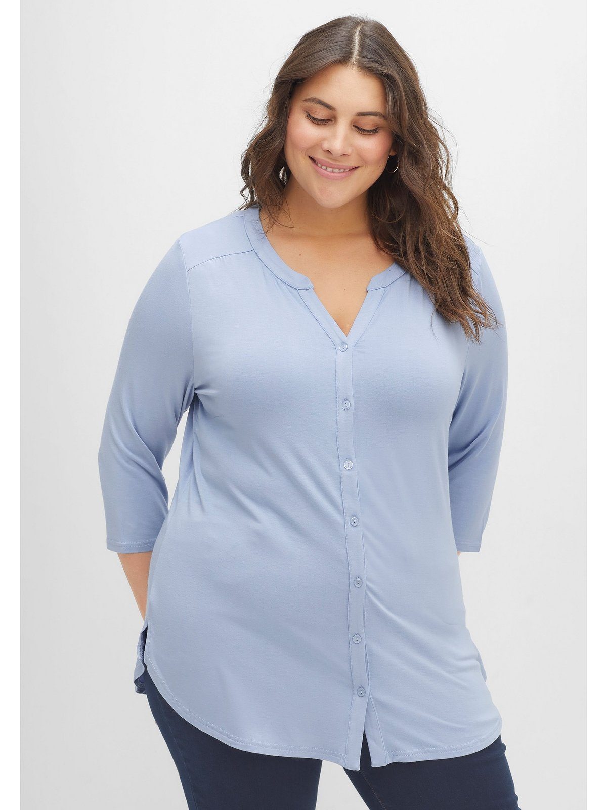 Sheego Blusenshirt Große Größen aus fließend-elastischer Viskosequalität mittelblau | V-Shirts