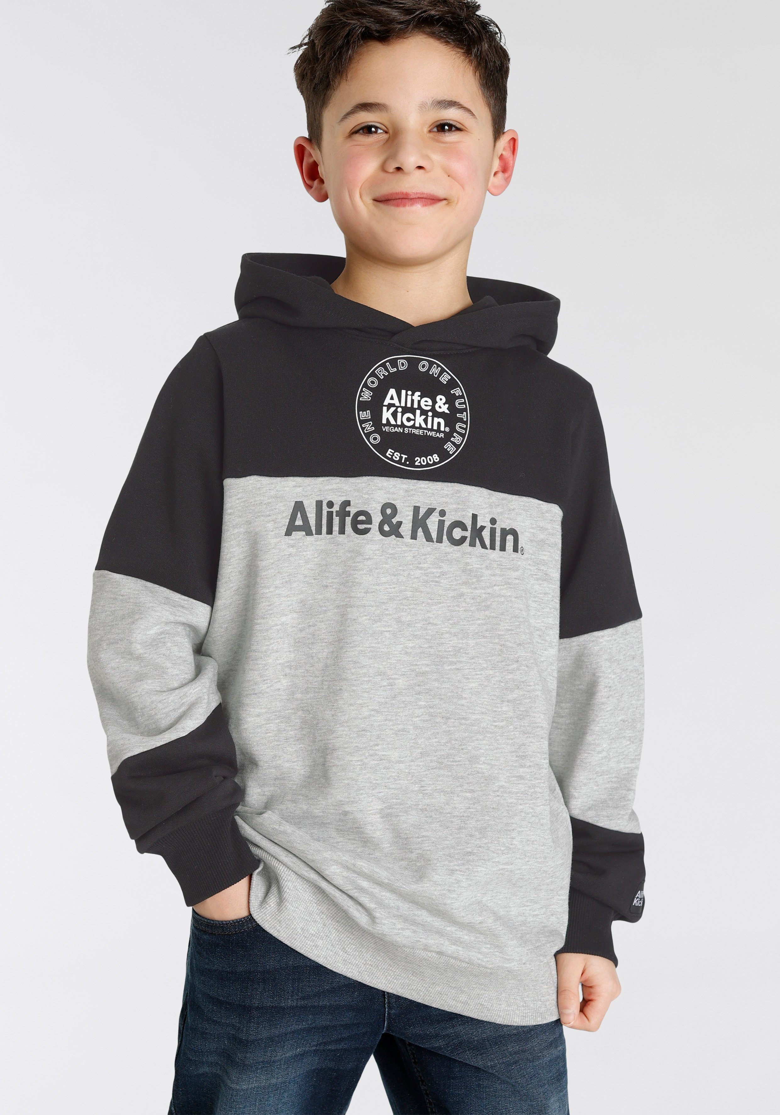 Alife & Kickin Kapuzensweatshirt Colorblocking, mit lässigen Einsätzen und Logo-Drucken