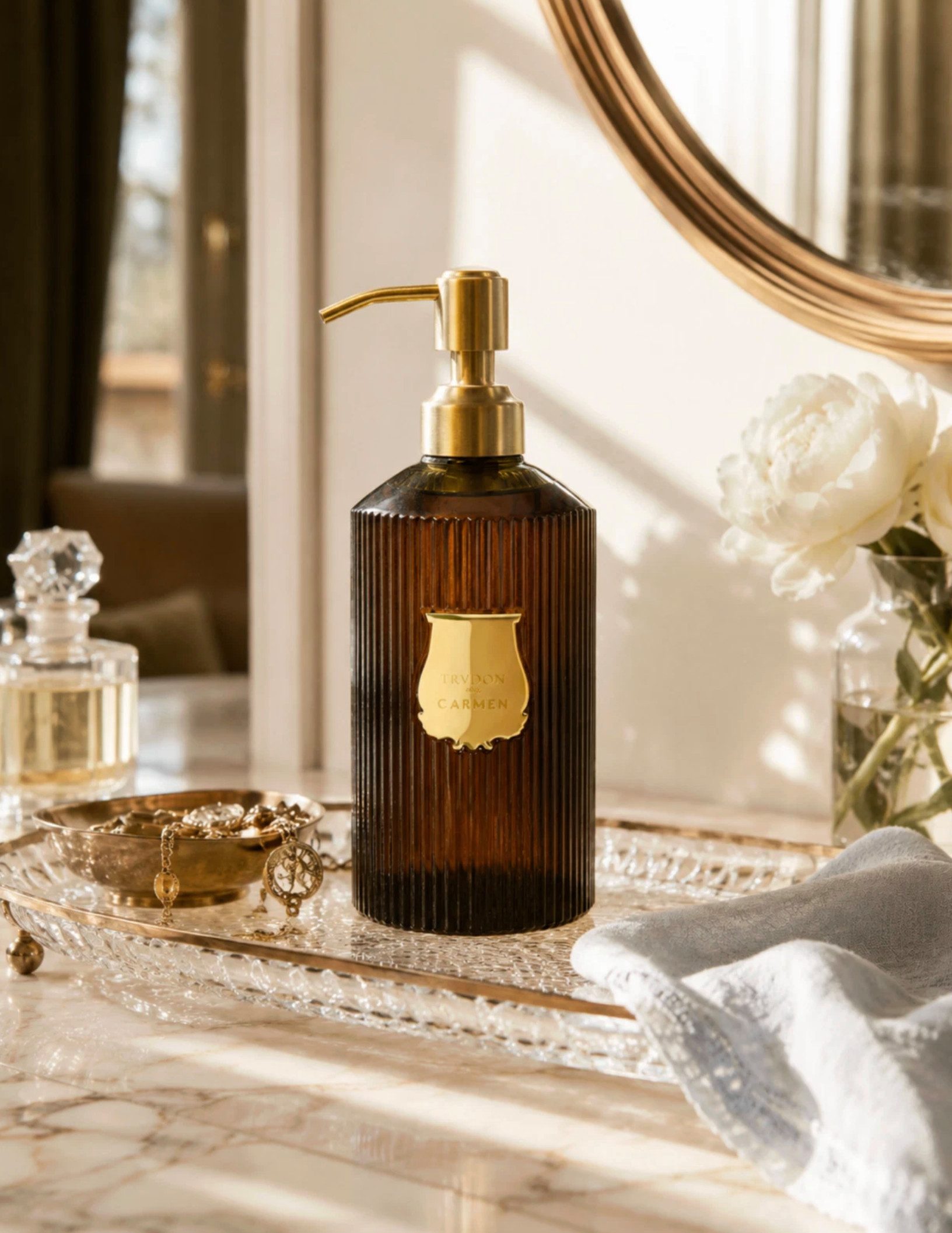 Cire Trudon Handseife Carmen Nachfüllbar Glas Pumpspender Parfümiert 350ml, Nachfüllbarer Pumpspender mit Geriffelter Luxus flakon