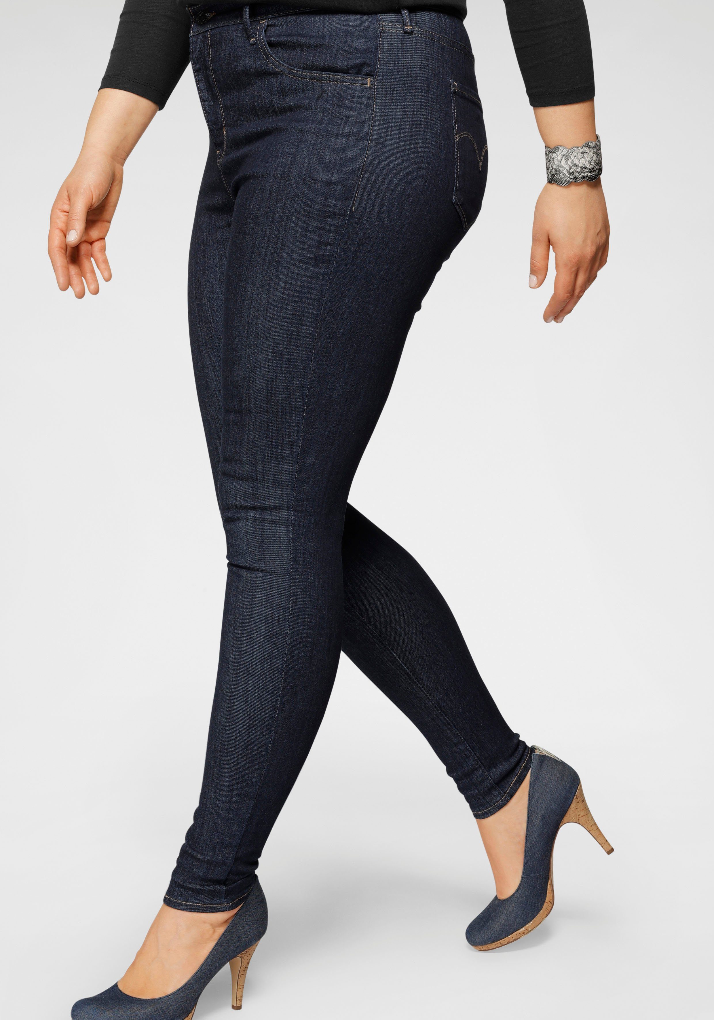 Leibhöhe mit Levi's® rinsed Skinny-fit-Jeans hoher 720 High-Rise Plus
