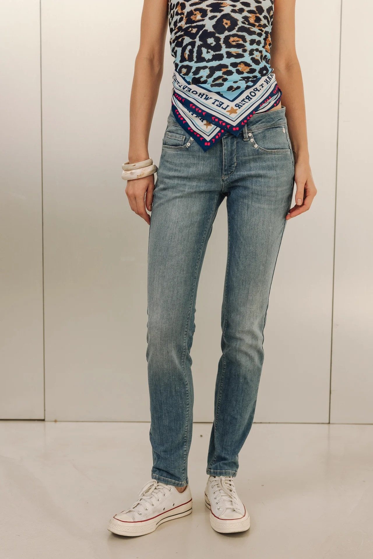 Freeman T. Porter Stretch-Jeans FREEMAN T. PORTER ANGEL S-SDM pacific light 25232 868.F0991-L - MAGIC – Bild 5 von 5