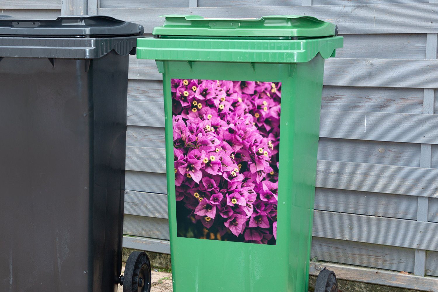 MuchoWow Wandsticker Blumen - Sticker, Lila Mülleimer-aufkleber, - Mülltonne, (1 St), Abfalbehälter Container, Gelb