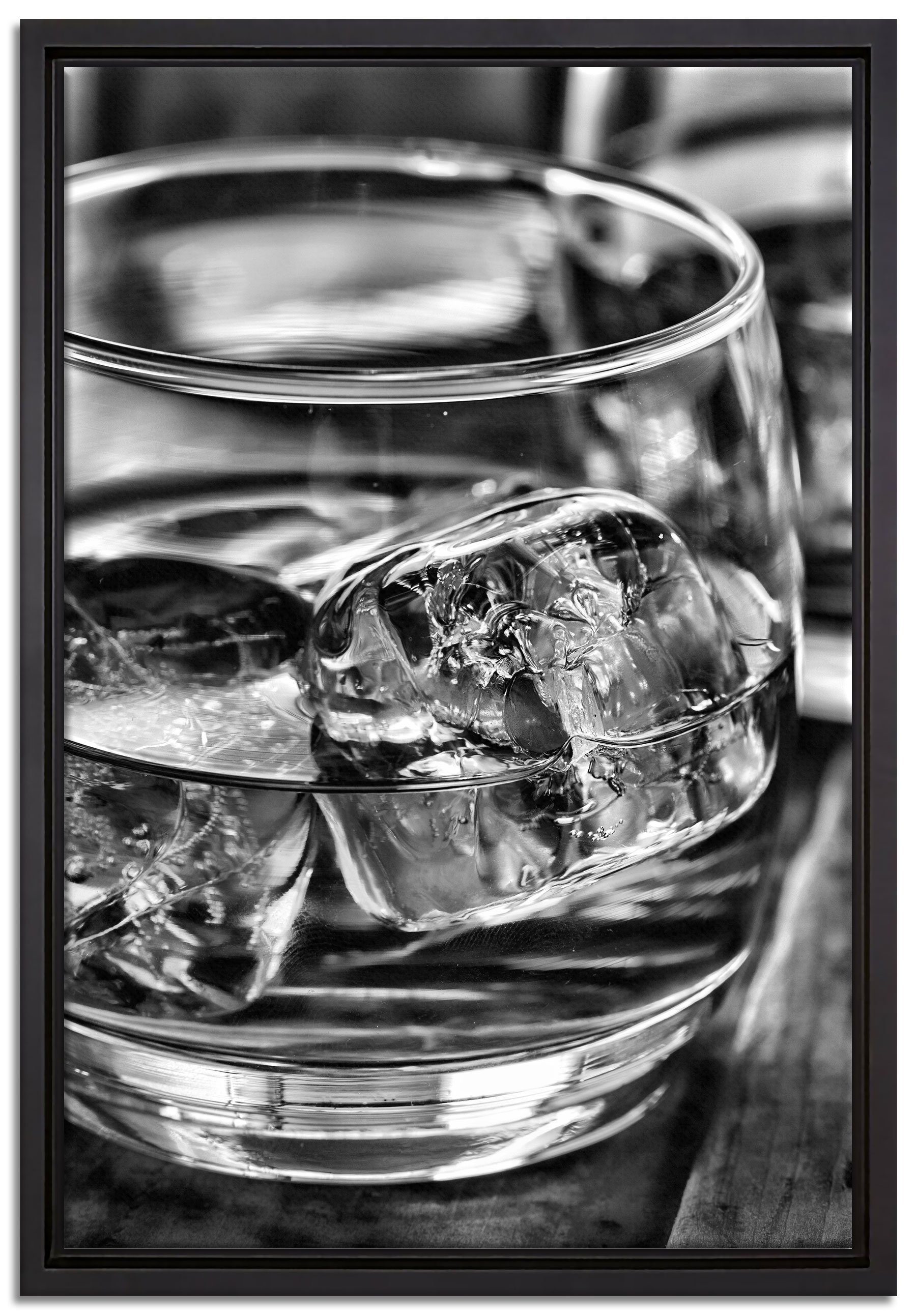 Pixxprint Leinwandbild Goldgelber Whisky, Wanddekoration (1 St), Leinwandbild fertig bespannt, in einem Schattenfugen-Bilderrahmen gefasst, inkl. Zackenaufhänger