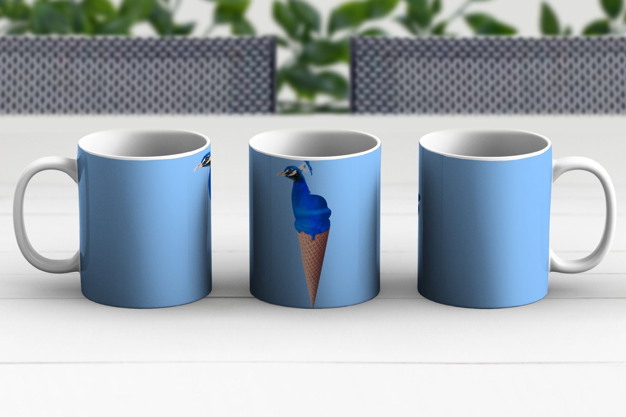 Vogel, - Keramik, MuchoWow Eiscreme Tasse Eistüte Geschenk Pfau - Becher, - Blau Teetasse, Kaffeetassen, Teetasse, -