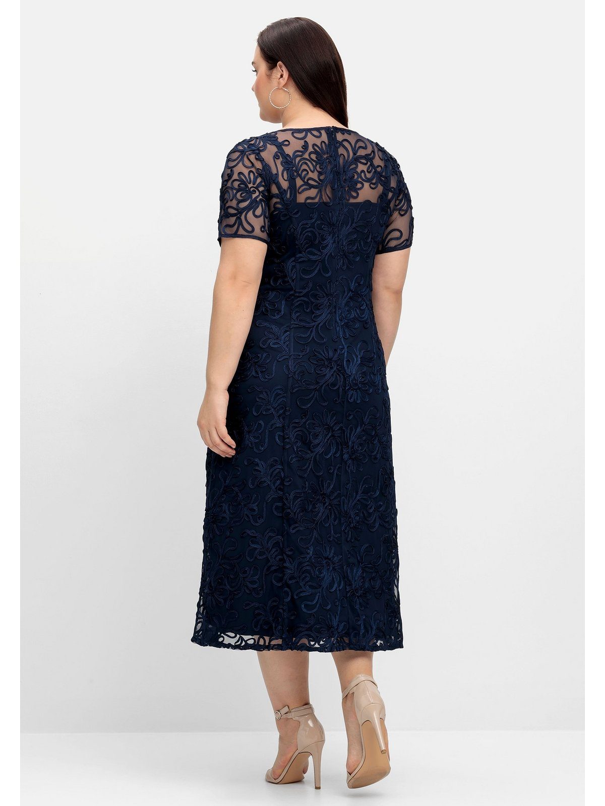 Sheego Abendkleid Große Größen mit dekorativen Zierborten