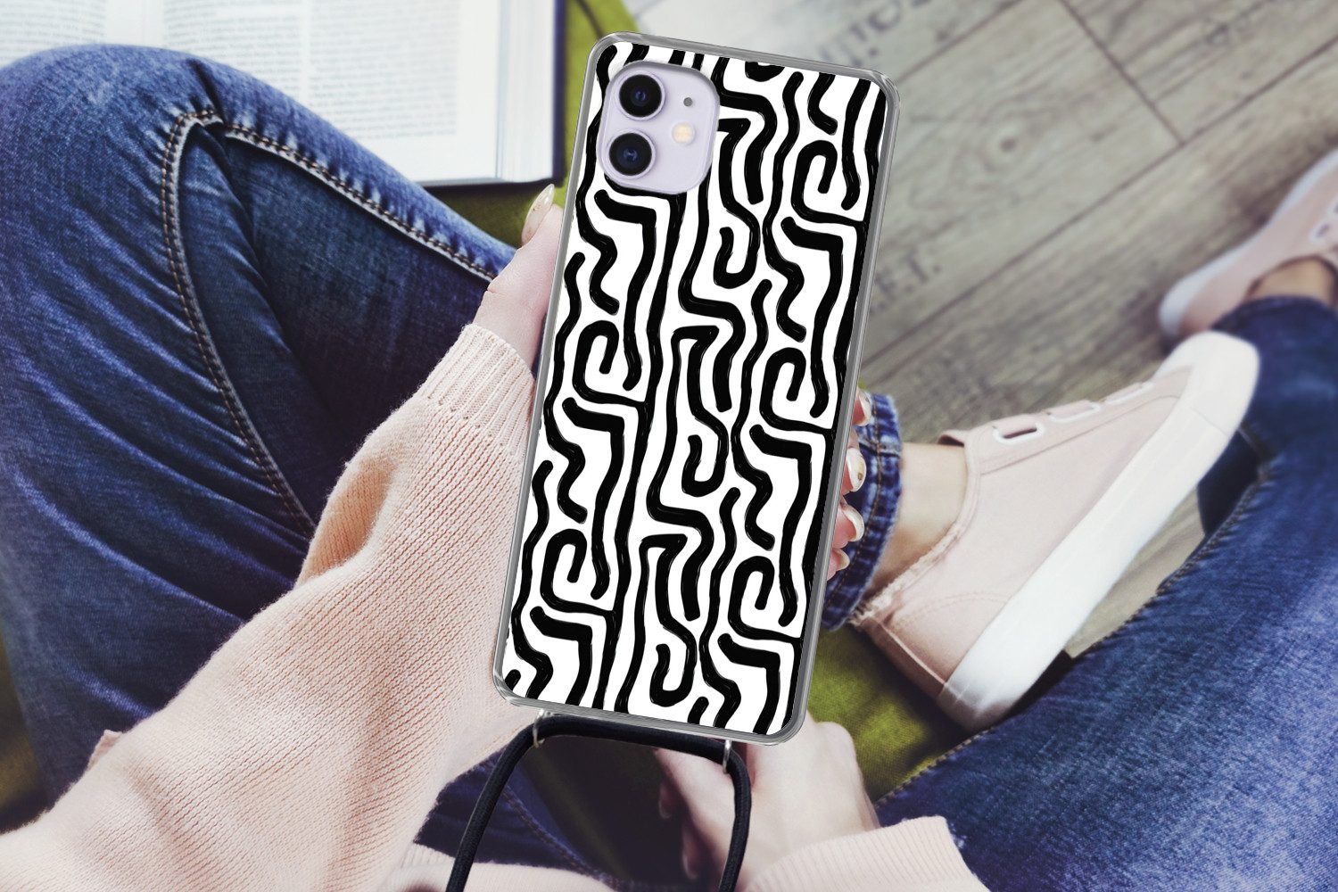 MuchoWow Handyhülle für Apple iPhone 12 Modern - Linien - Schwarz, Tragbare Handyhüllen mit Kette zum umhängen, Handykette Handyband