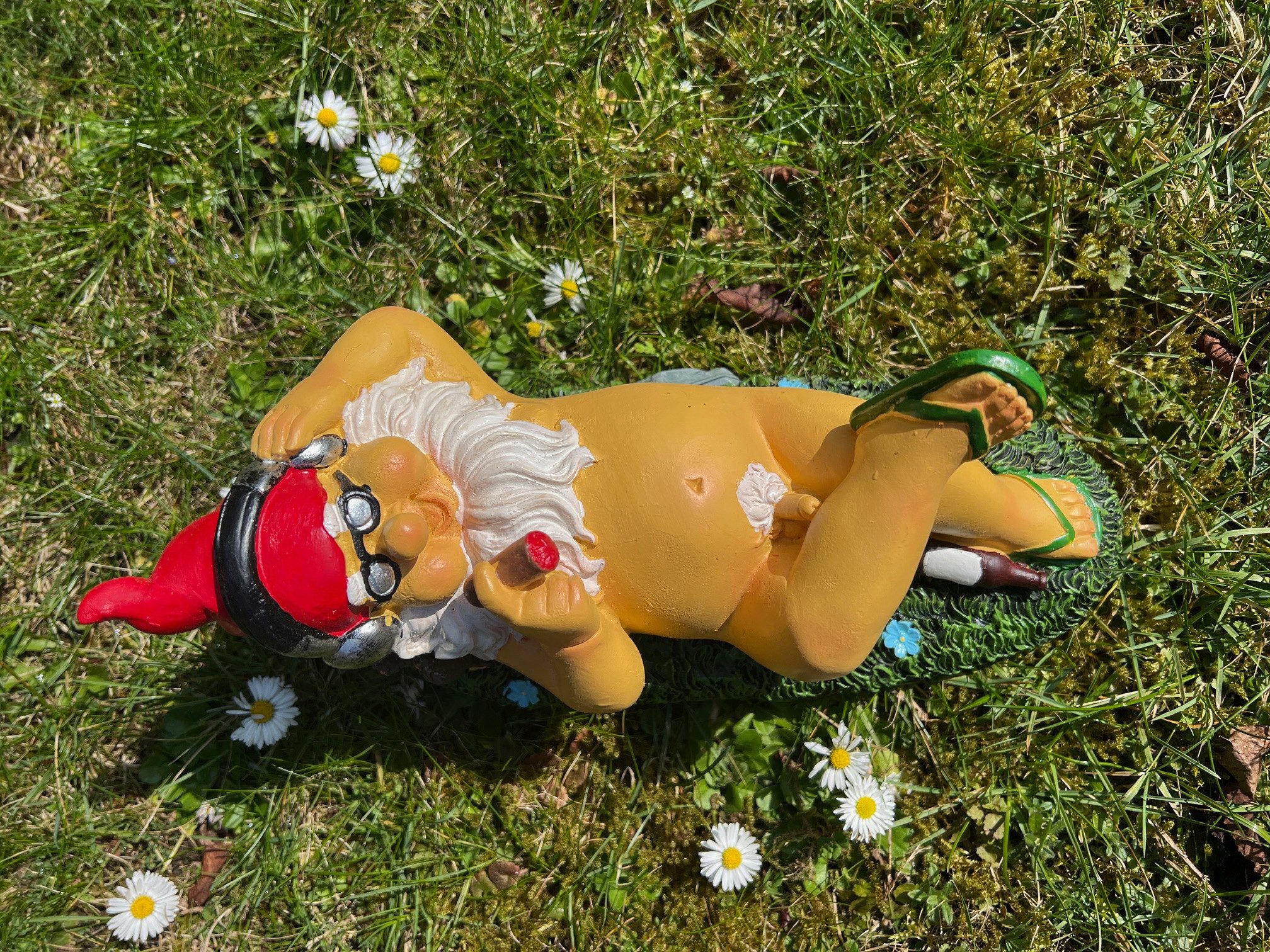 Geschenk-Himmel Gartenzwerg Gartenzwerg Nackter Gartenzwerg liegender günstig online kaufen