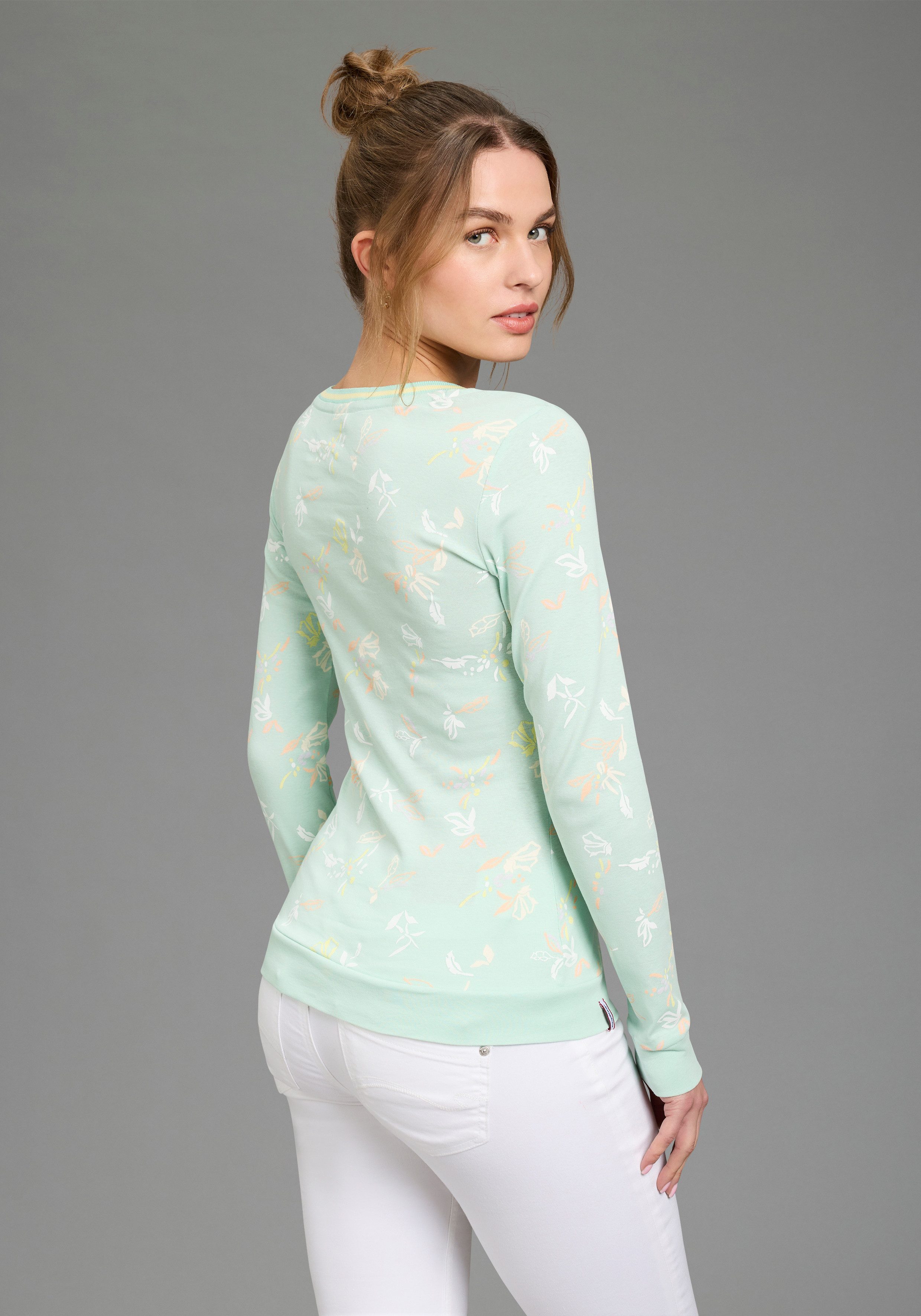 KangaROOS Langarmshirt mit Allover-Print und Kontrastdetails