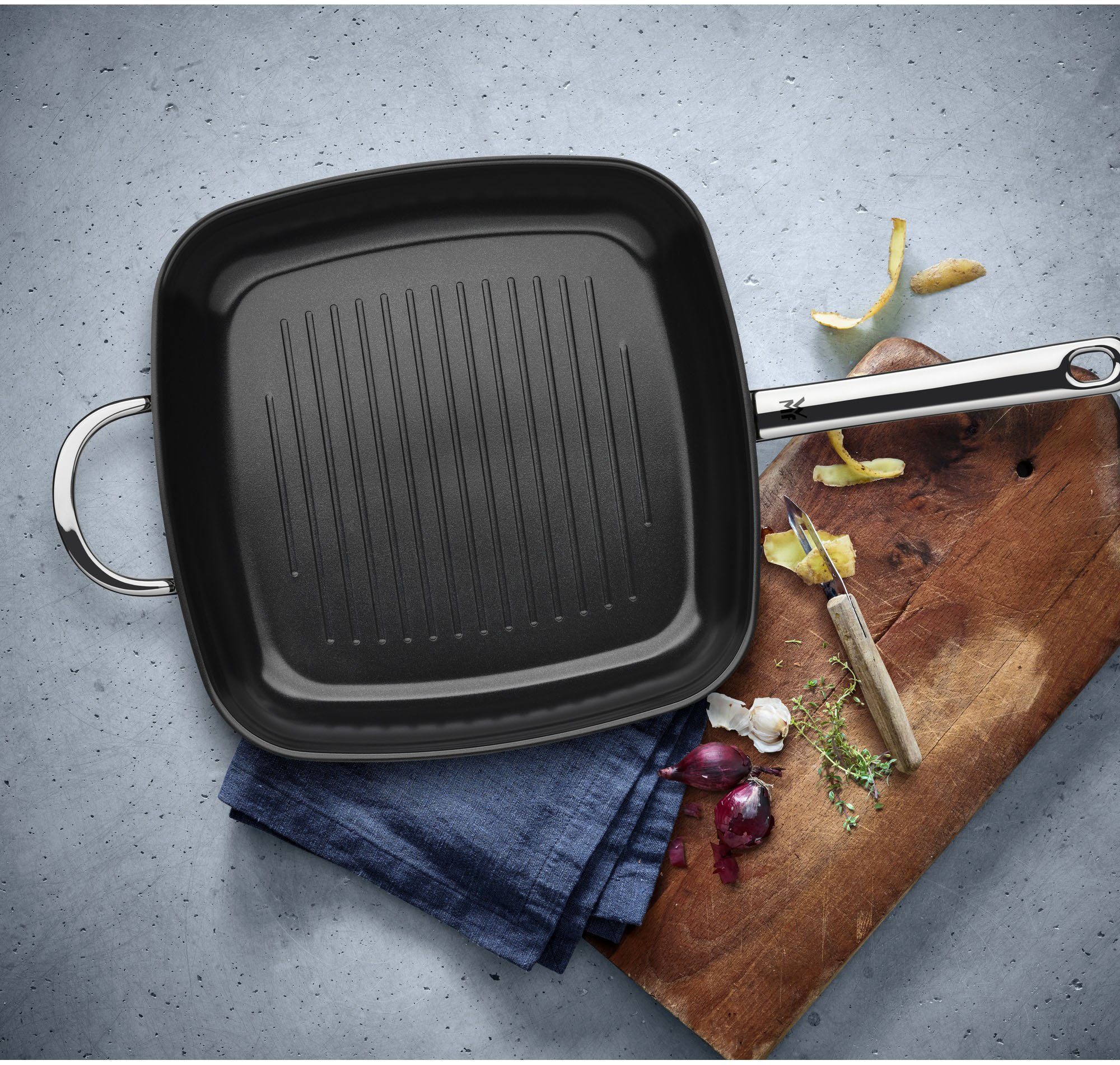 WMF Grillpfanne Durado, 28 x 28 cm, Steakpfanne Induktion, Antihaftversiegelung, Cromargan® Edelstahl Rostfrei 18/10, geriffelter Boden, für alle Herdarten geeignet, backofenfest