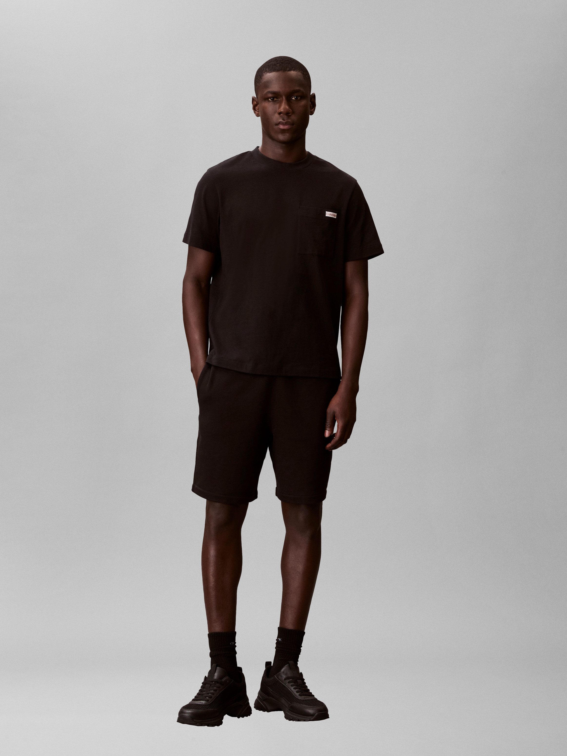 Calvin Klein Jeans Sweatshorts Regular Fit, Logo-Badge, Seitentaschen