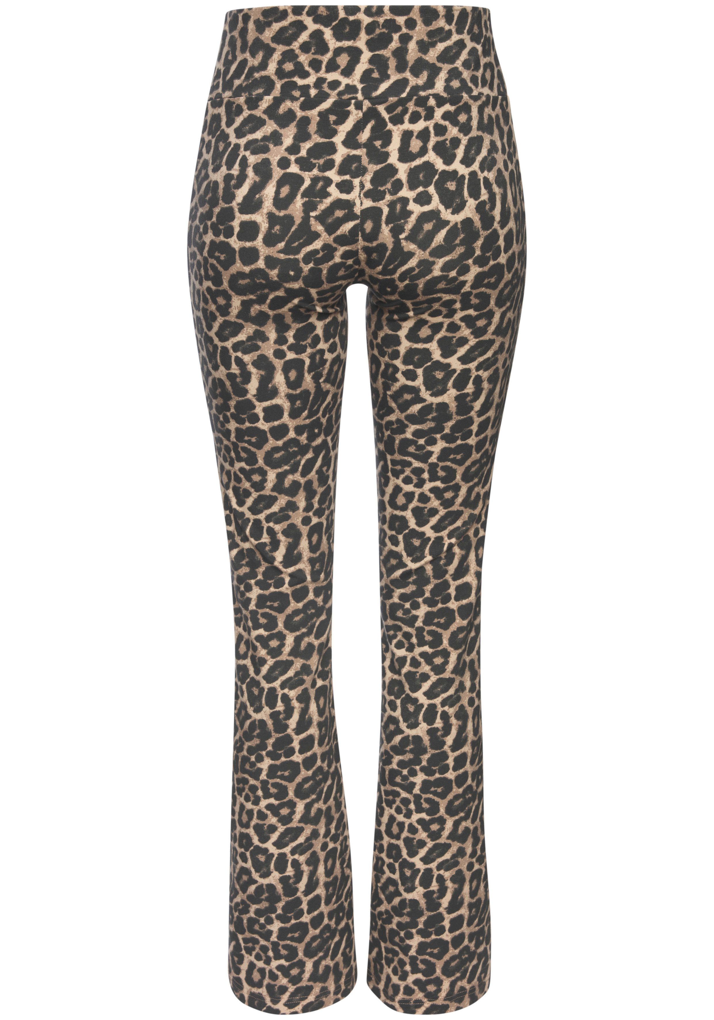 Buffalo Leggings in Leo Print mit ausgestellten Beinen, Home-und Loungewear – Bild 4 von 5