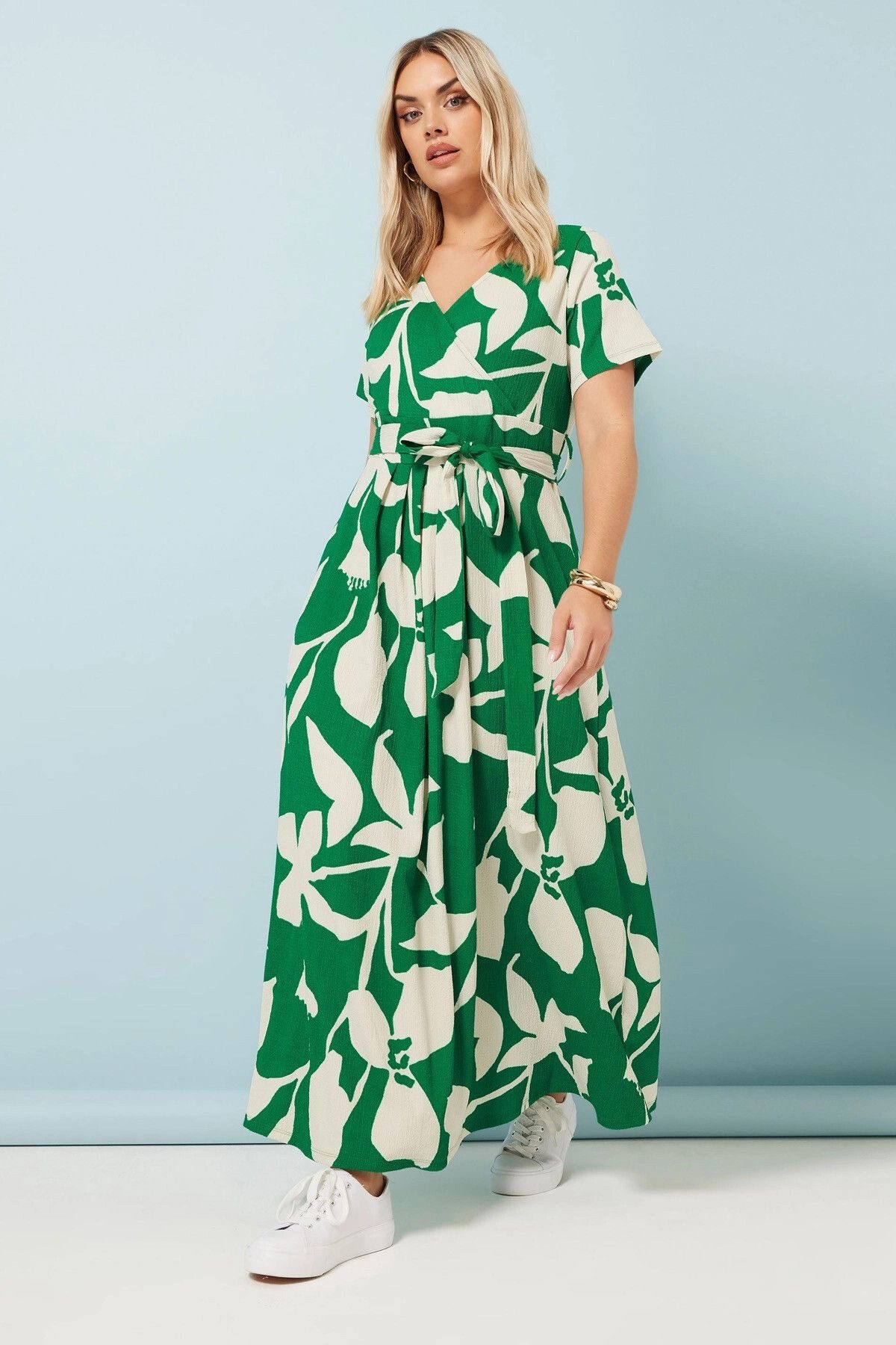 Stil Diva Minikleid Plus Size Kleid aus geblümtem Crinkle-Stoff mit V-Aussc günstig online kaufen