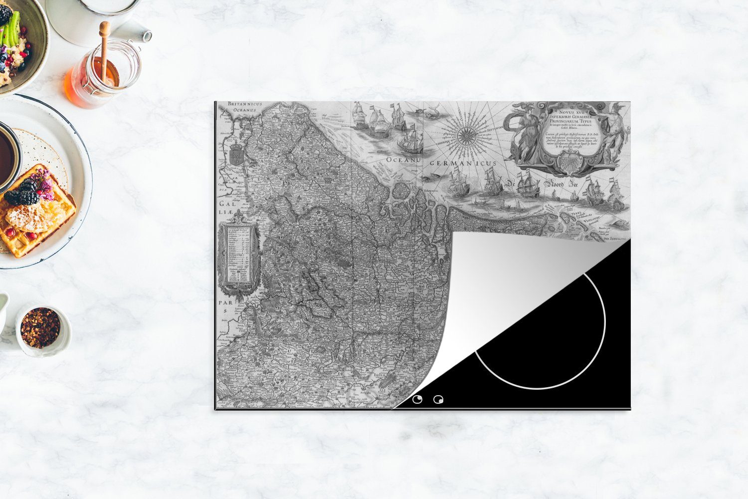 MuchoWow Herdblende-/Abdeckplatte Eine alte der Arbeitsfläche tlg), Vinyl, Karte Ceranfeldabdeckung Mobile 70x52 Niederlande, nutzbar, schwarz-weiße (1 cm
