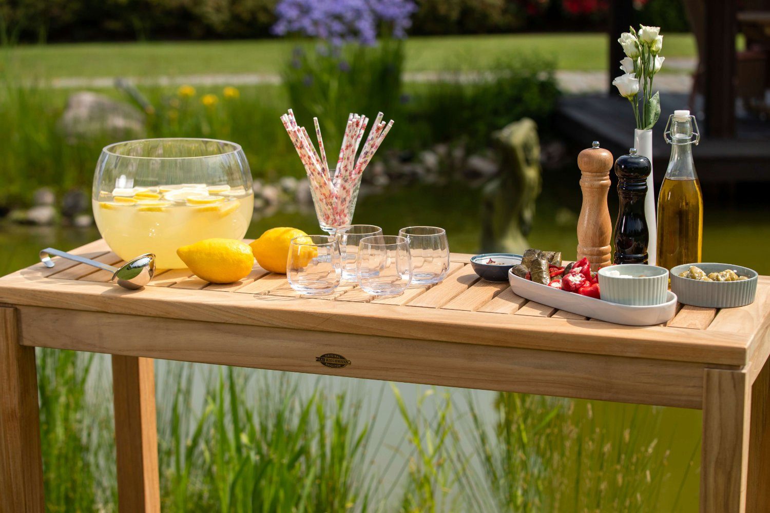 Kai Wiechmann Beistelltisch Edler Teak Konsolentisch 120 x 45 cm als wetterfeste Gartenanrichte, unbehandelte Teak Konsole mit zwei Ebenen