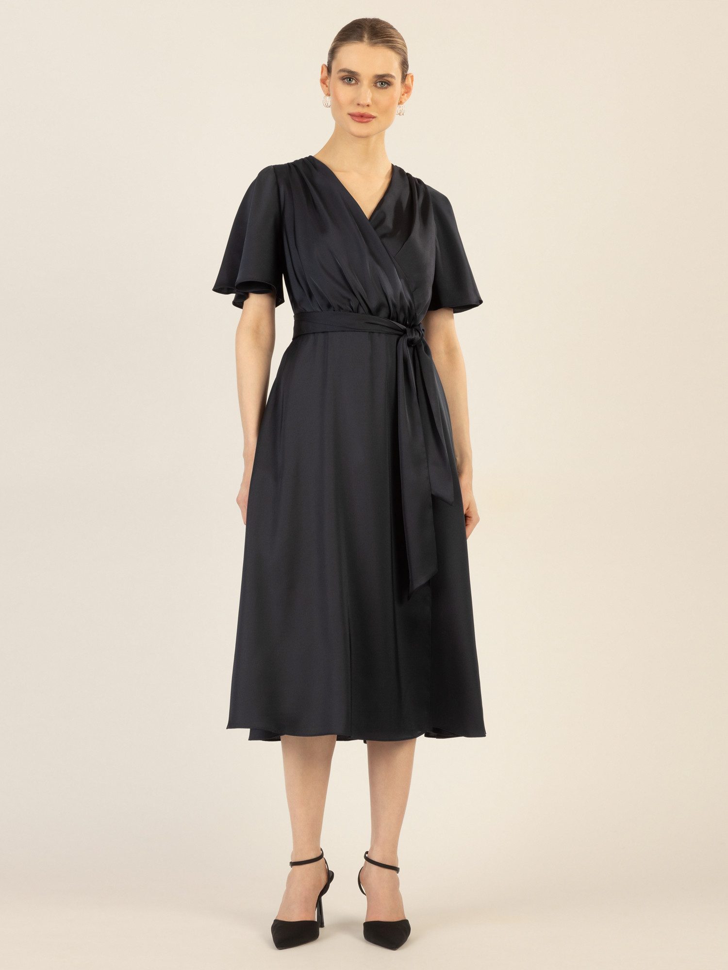 Apart Midikleid us mattschimmerndem Satin günstig online kaufen