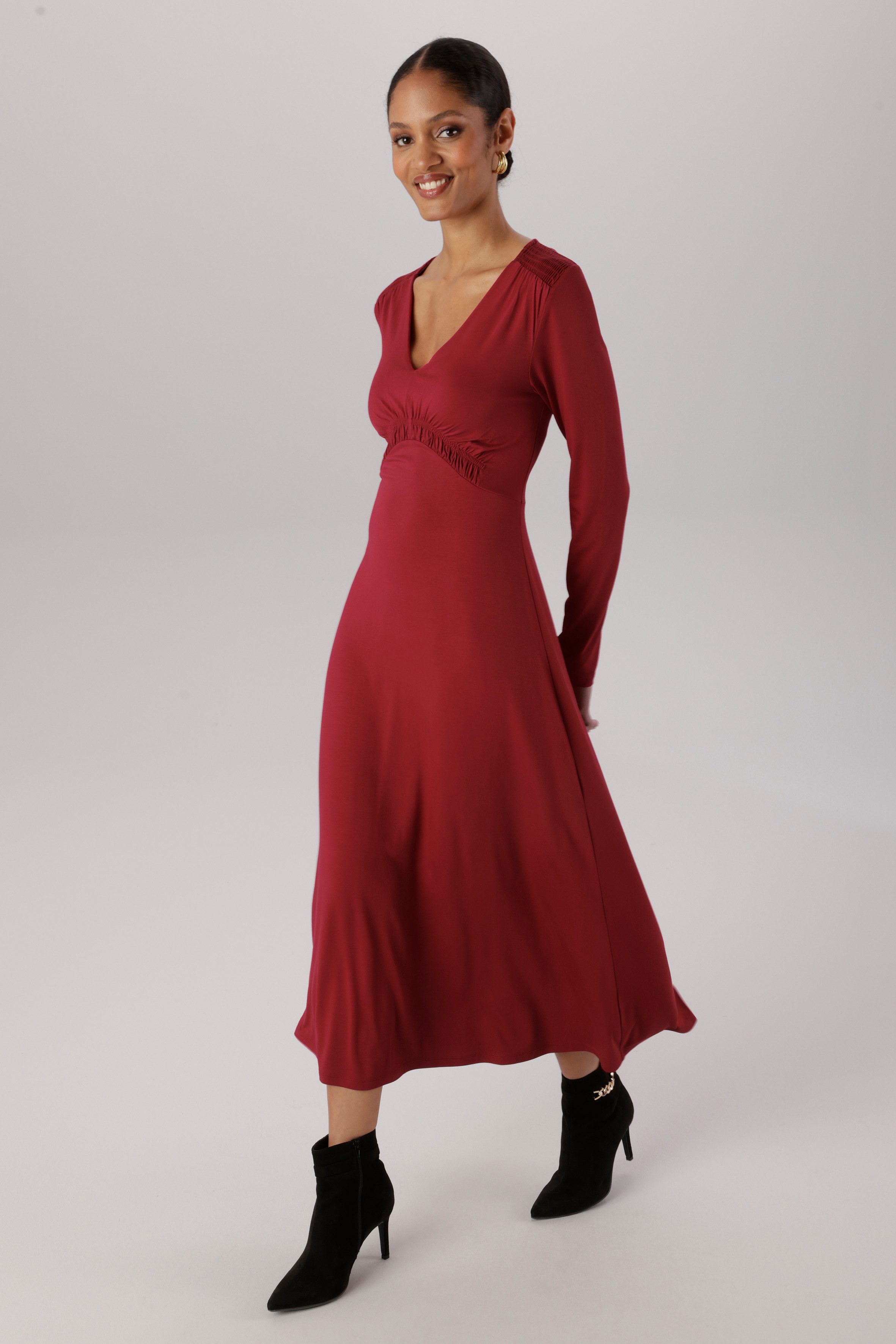 Aniston SELECTED Midikleid mit drapierter Unterbrustnaht - NEUE KOLLEKTION
