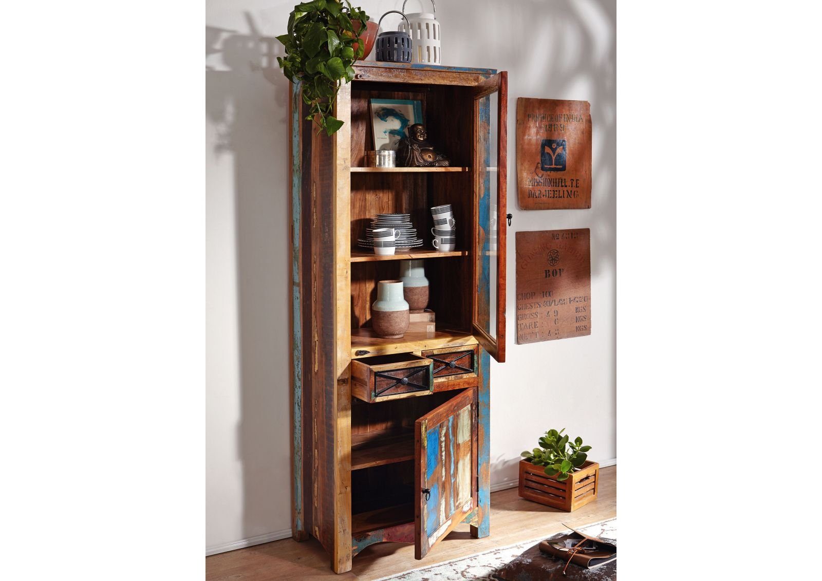 Massivmoebel24 Standvitrine NATURE OF SPIRIT (Altholz 73x45x200 mehrfarbig lackiert NATURE OF SPIRIT #115) Altholz 73x45x200 mehrfarbig lackiert NATURE OF SPIRIT #115