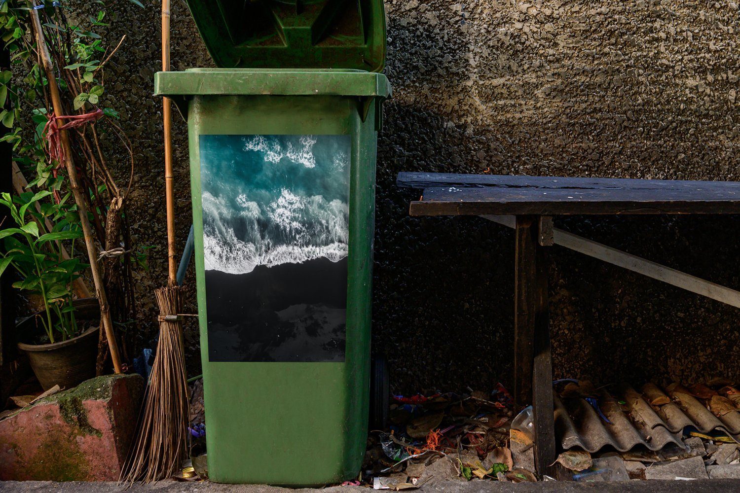 - Sticker, MuchoWow Wasser Mülleimer-aufkleber, St), Abfalbehälter Container, (1 Mülltonne, Lanzarote - Wandsticker Schwarz