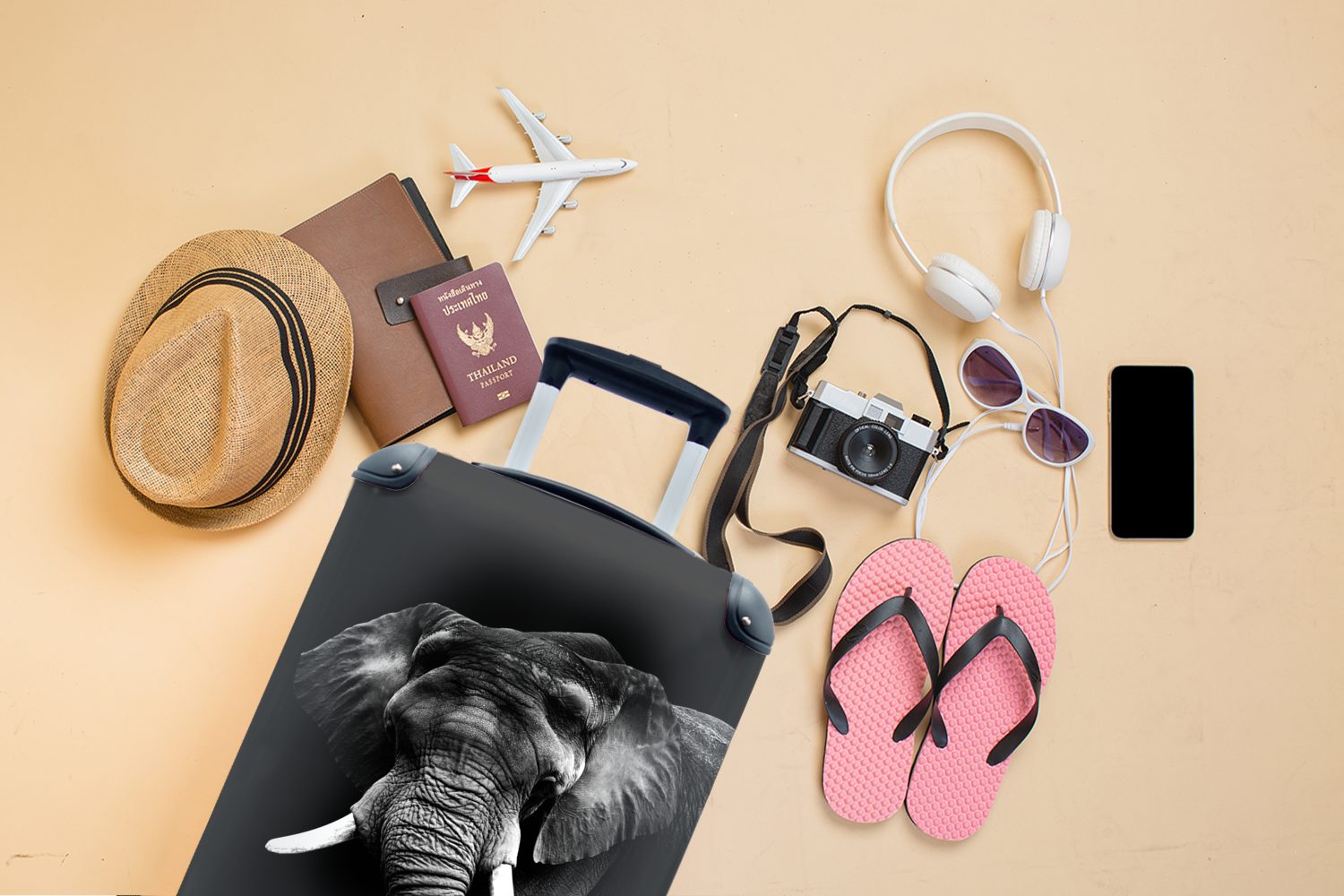 MuchoWow Handgepäckkoffer Reisekoffer mit Reisetasche Rollen, Hintergrund 4 Trolley, - vor schwarz und rollen, Handgepäck Elefant weiß, Ferien, schwarzem für
