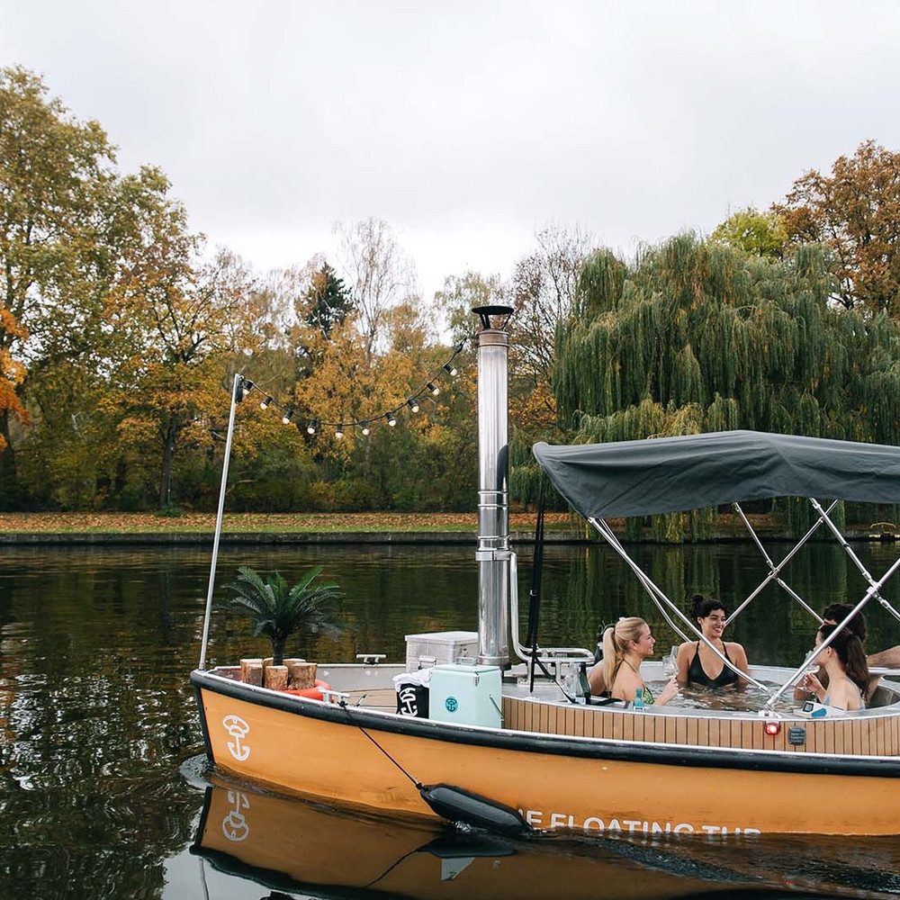 mydays Erlebnisgutschein Floating Hot Tub für 4 Berlin, Wellnessfahrt im Berliner Badedampfer