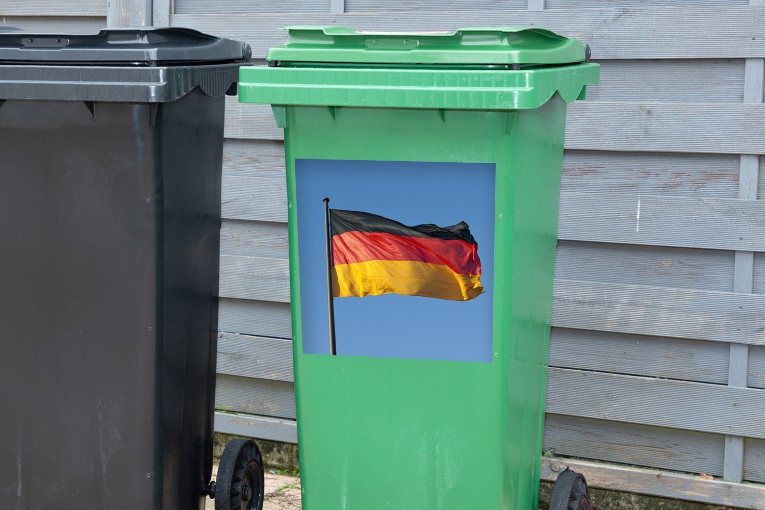 MuchoWow Wandsticker Foto der deutschen (1 Sticker, Mülleimer-aufkleber, Abfalbehälter Flagge St), Mülltonne, Container