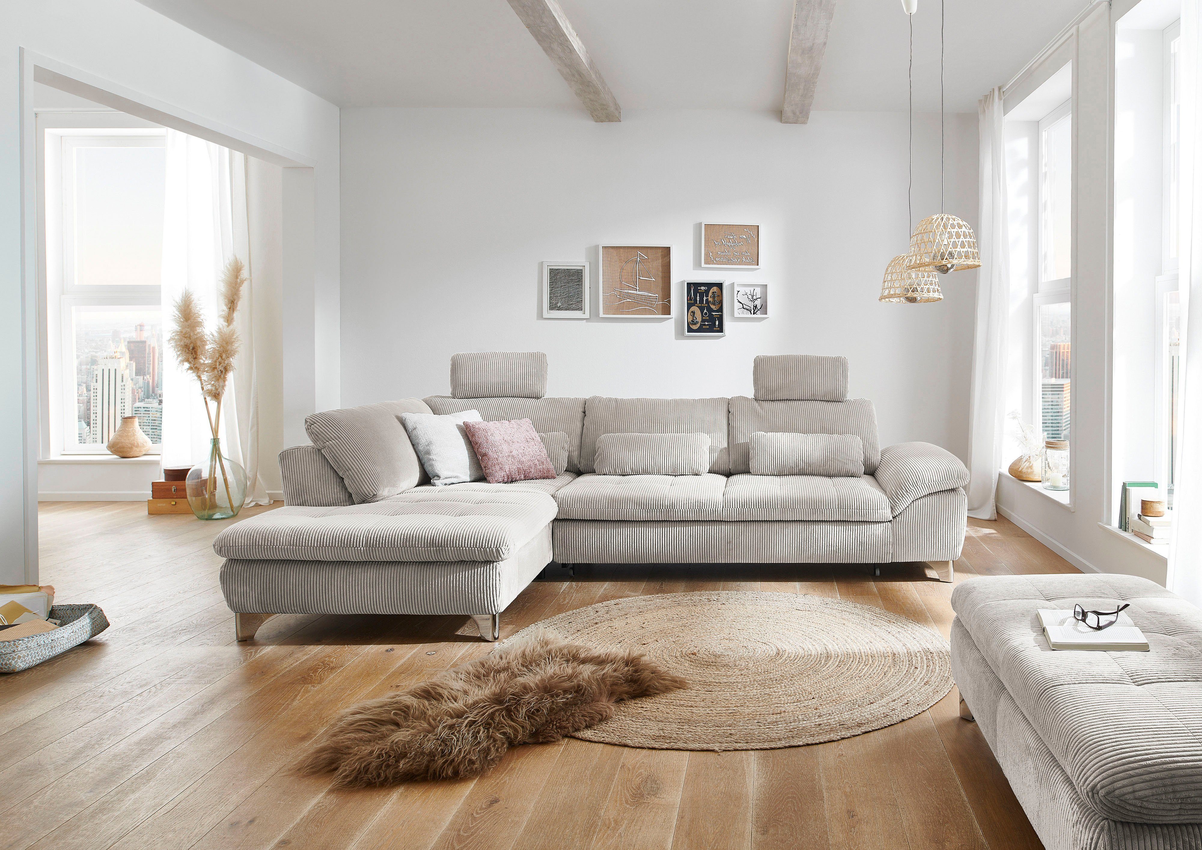 Die PlanBar Ecksofa Ottomane MP-IN14007 L-Form, Breite 306 cm, wahlweise mit Schlaffunktion und verstellbaren Kopfstützen, in Cord
