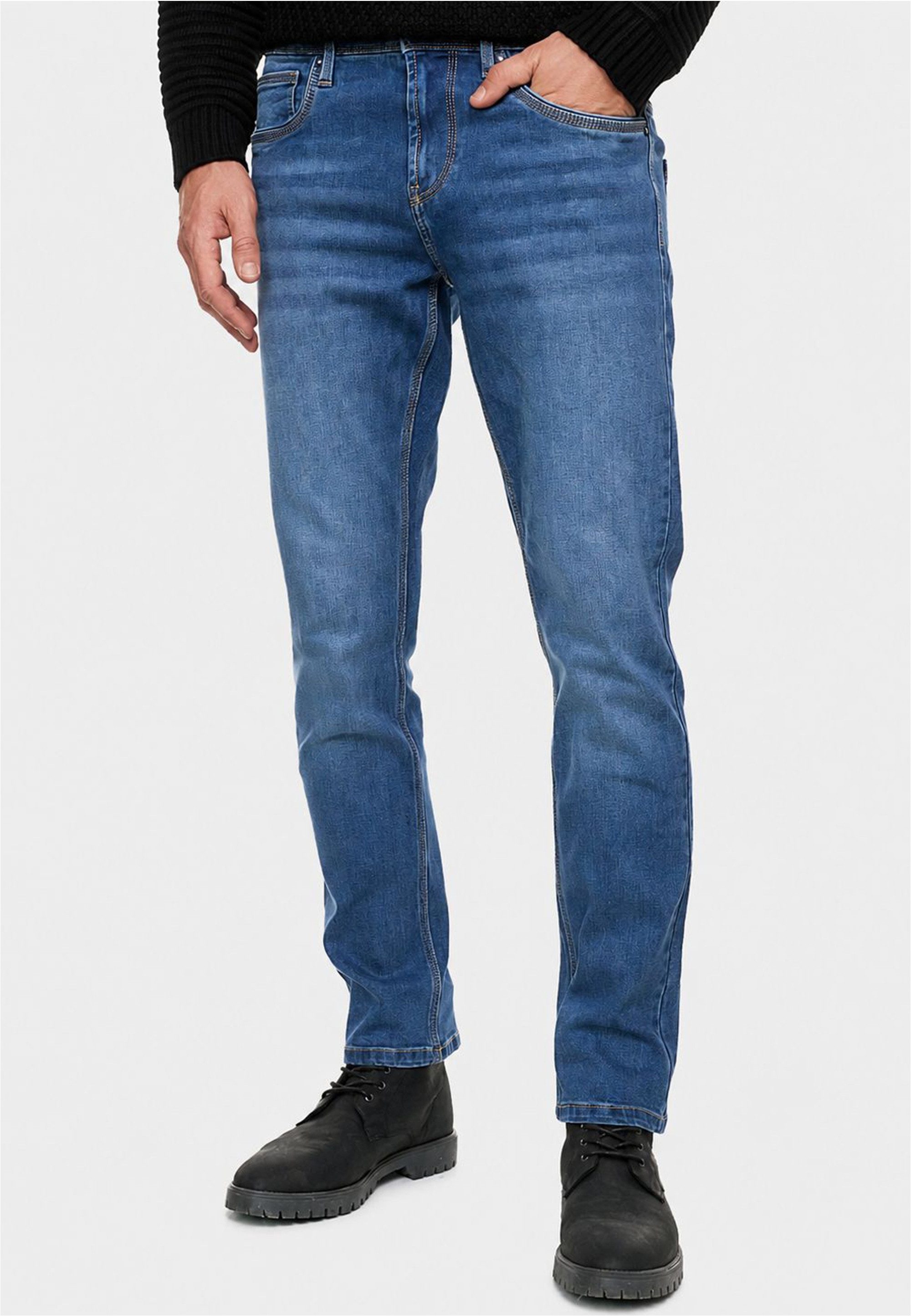 Rusty Neal Slim-fit-Jeans MELVIN mit klassischem 5-Pocket-Design